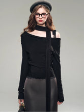 (Final Sale) White & Black Off-Shoulder Lace Knit Crewneck - CHINASQUAD