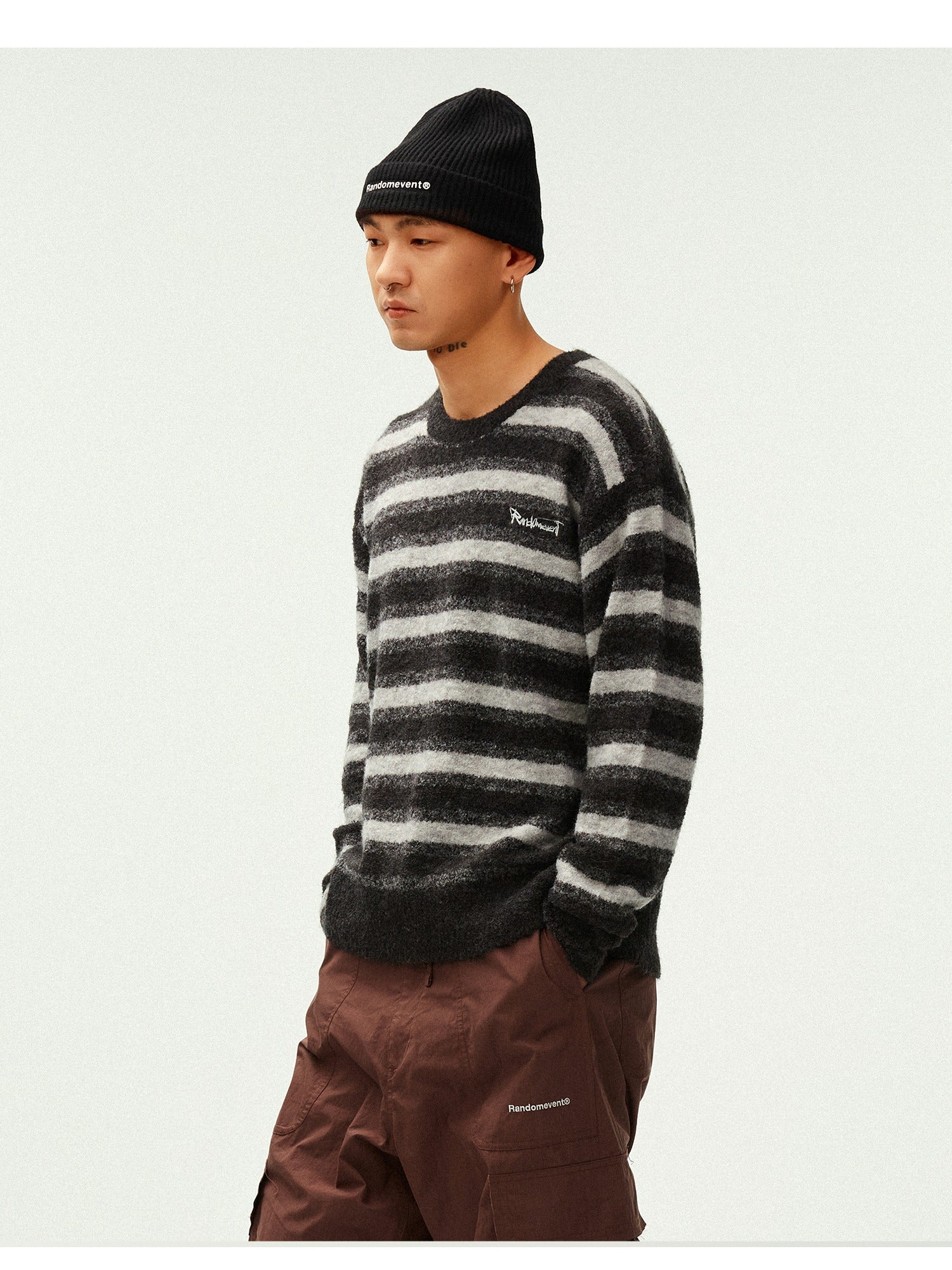 Contrast Stripe Embroidered Knit Sweater - CHINASQUAD