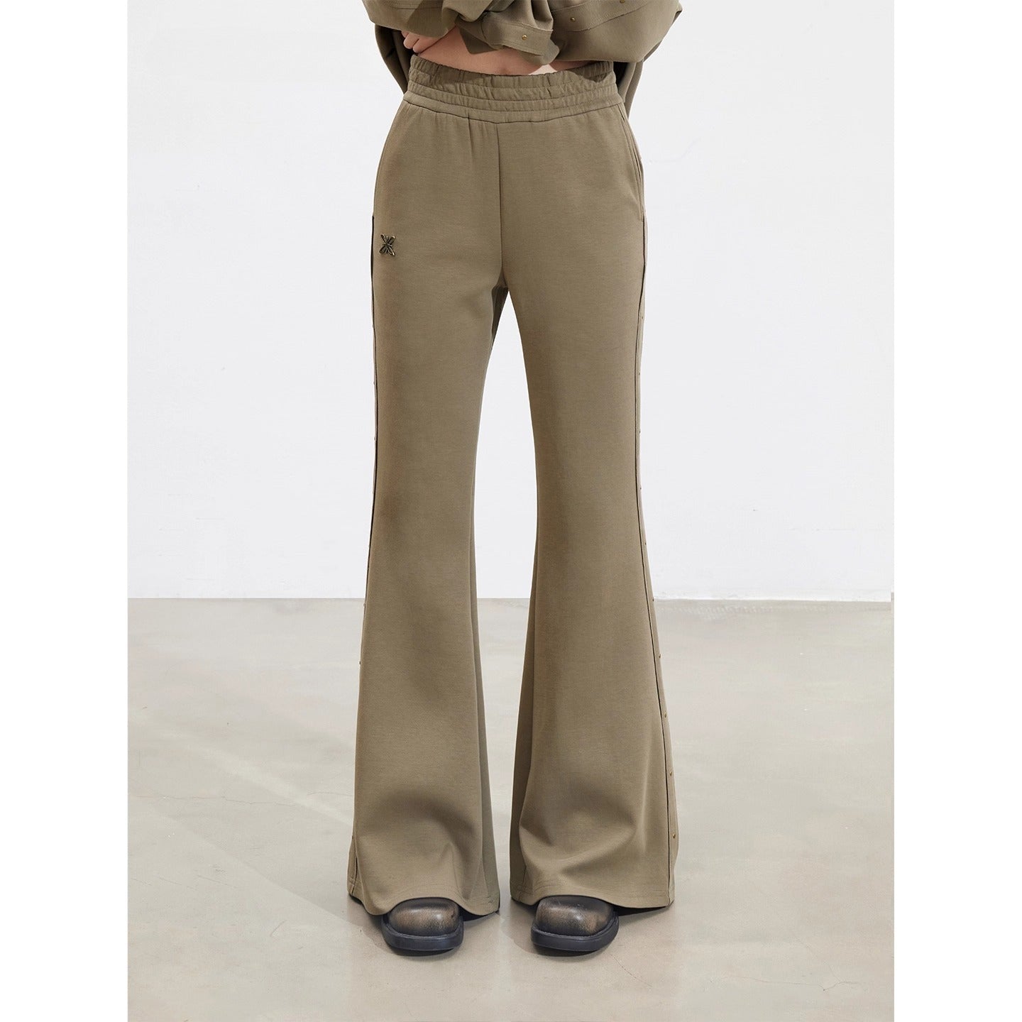 Studded Letter Off-Shoulder Sweatshirt - CHINASQUAD