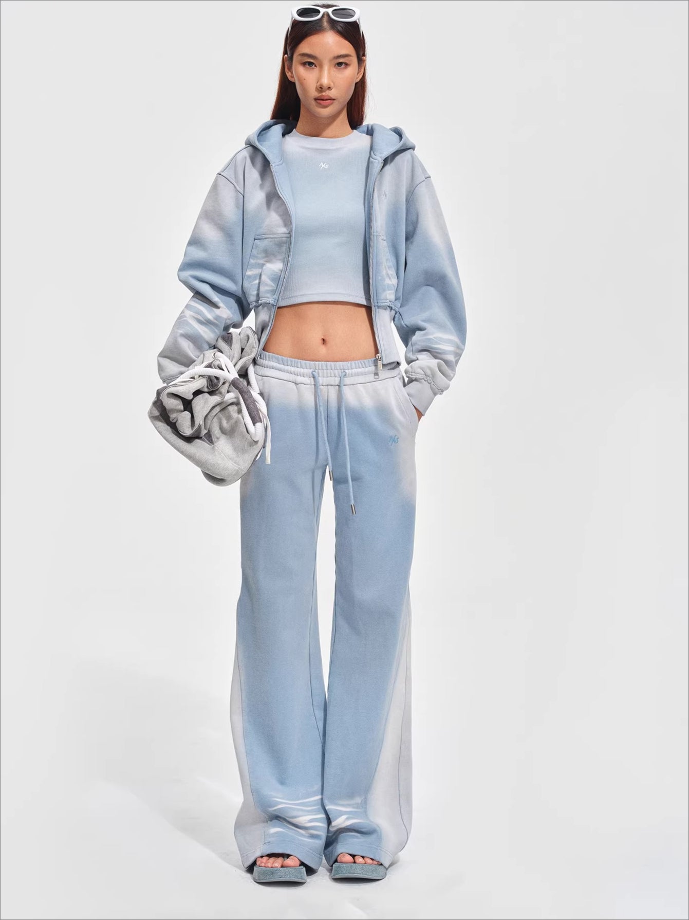 Waist-Cinching Silhouette Cropped Hooded Sweatshirt