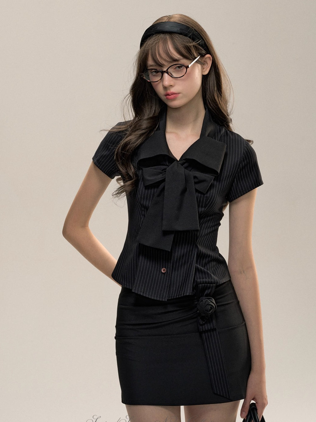 Black Striped Collegiate-style Butterfly Collar Shirt