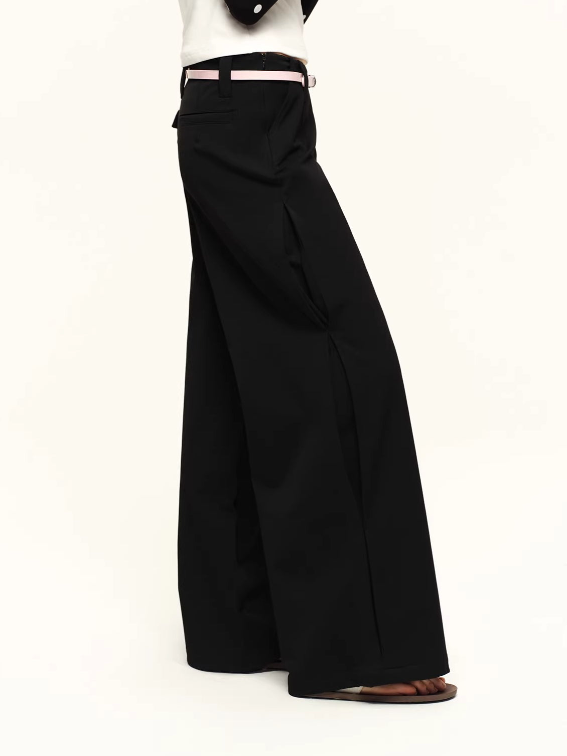Low-Rise Fluid Tailored Wide-Leg Trousers