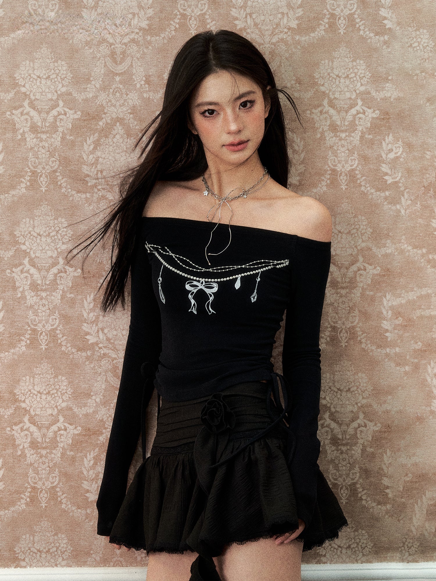 Black & Cream One-shoulder Pearl Chain Printed Blouse - CHINASQUAD