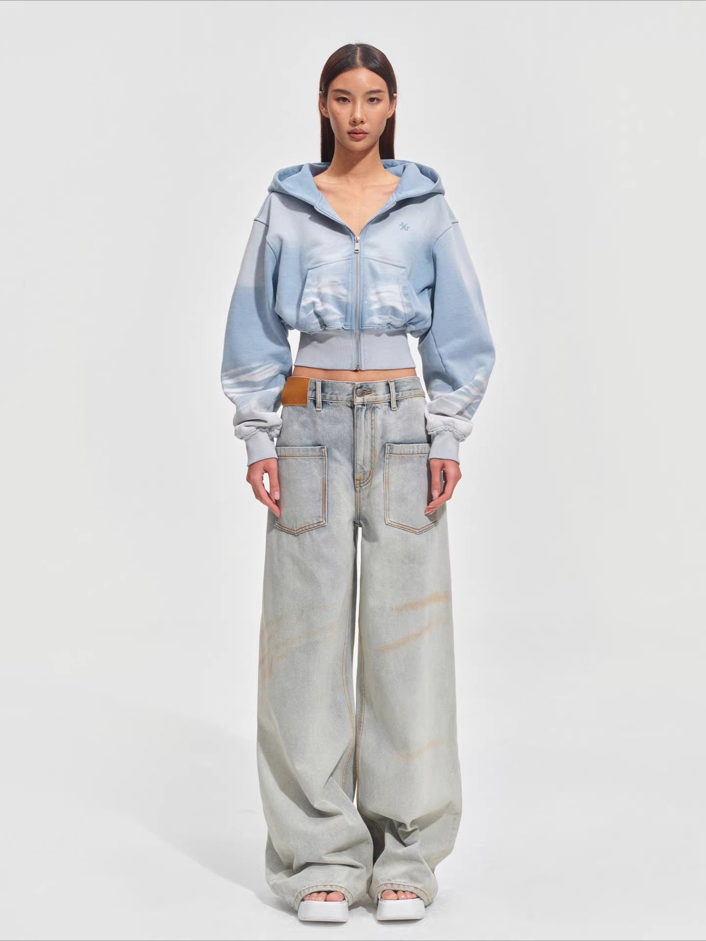 Waist-Cinching Silhouette Cropped Hooded Sweatshirt