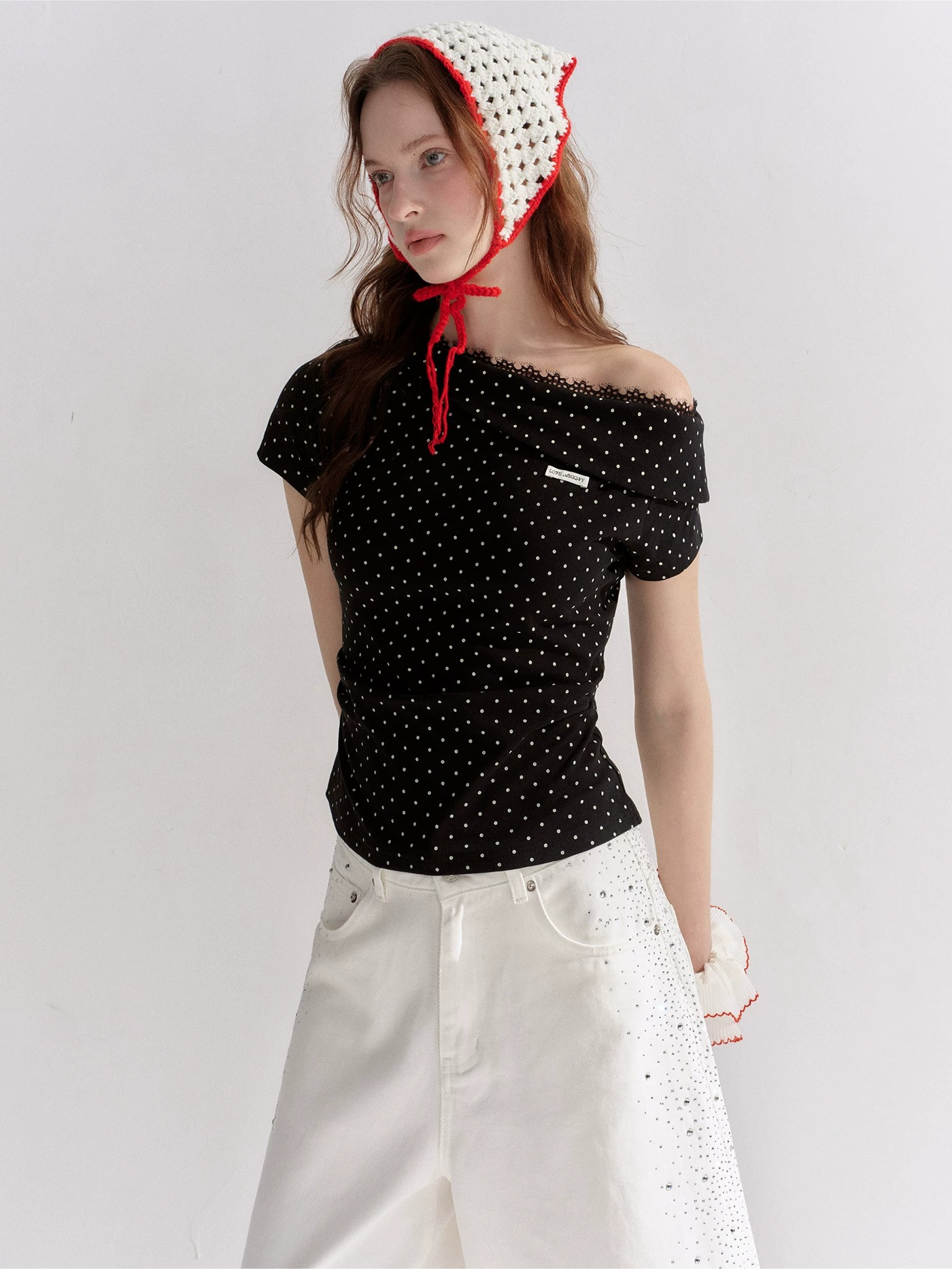 Asymmetric Off-Shoulder Polka Dot Lace Trim Fitted T-Shirt
