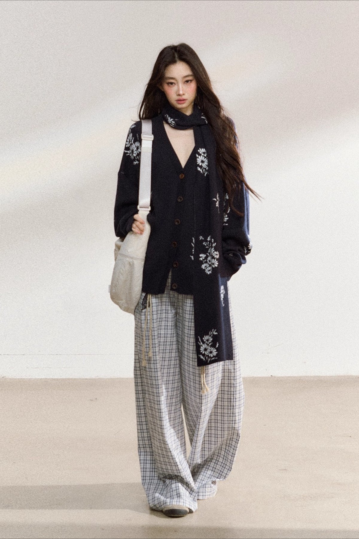 Navy Floral Jacquard Knit Cardigan - CHINASQUAD