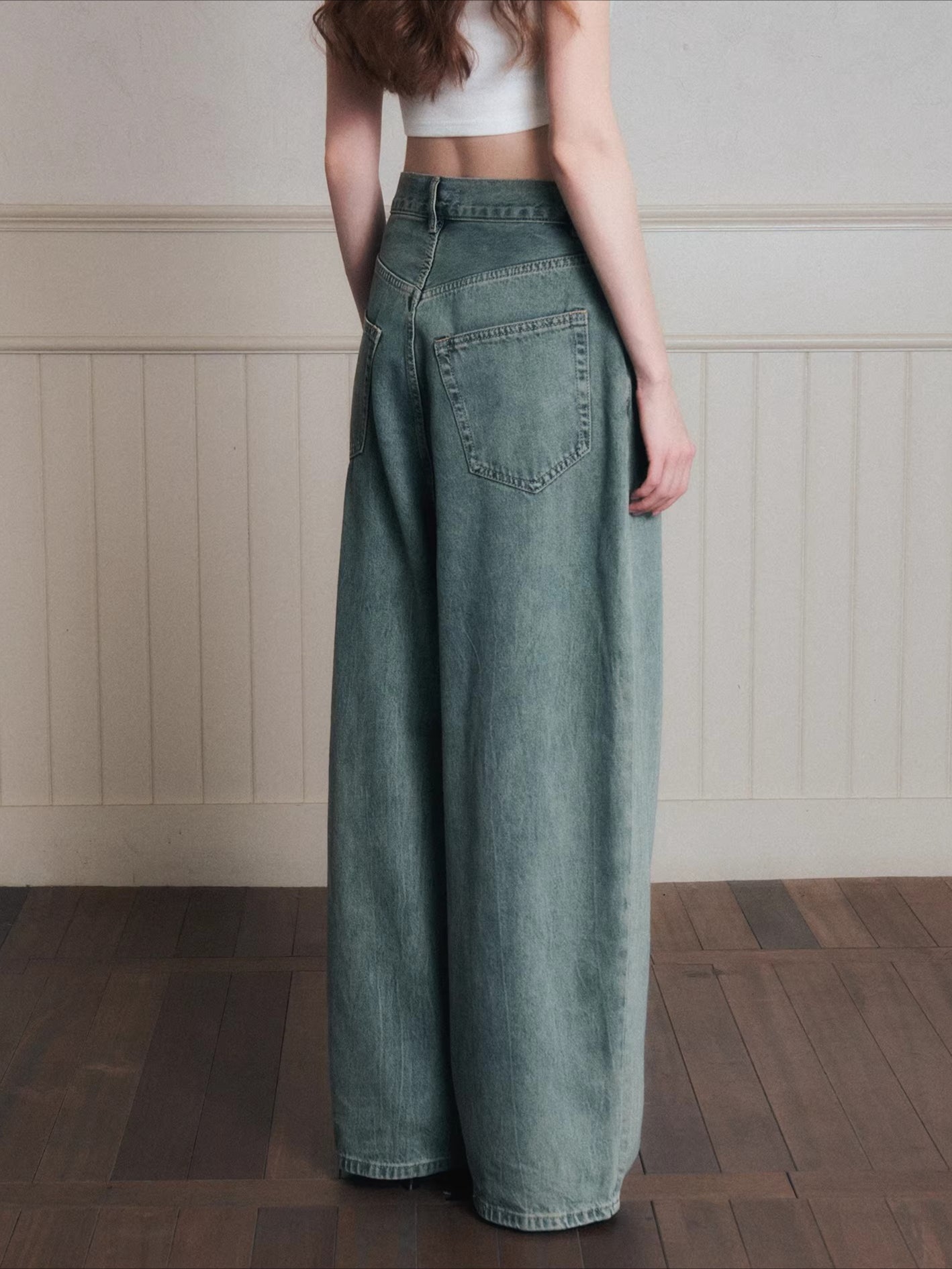 Washed Relaxed Low-Rise Wide-Leg Jeans