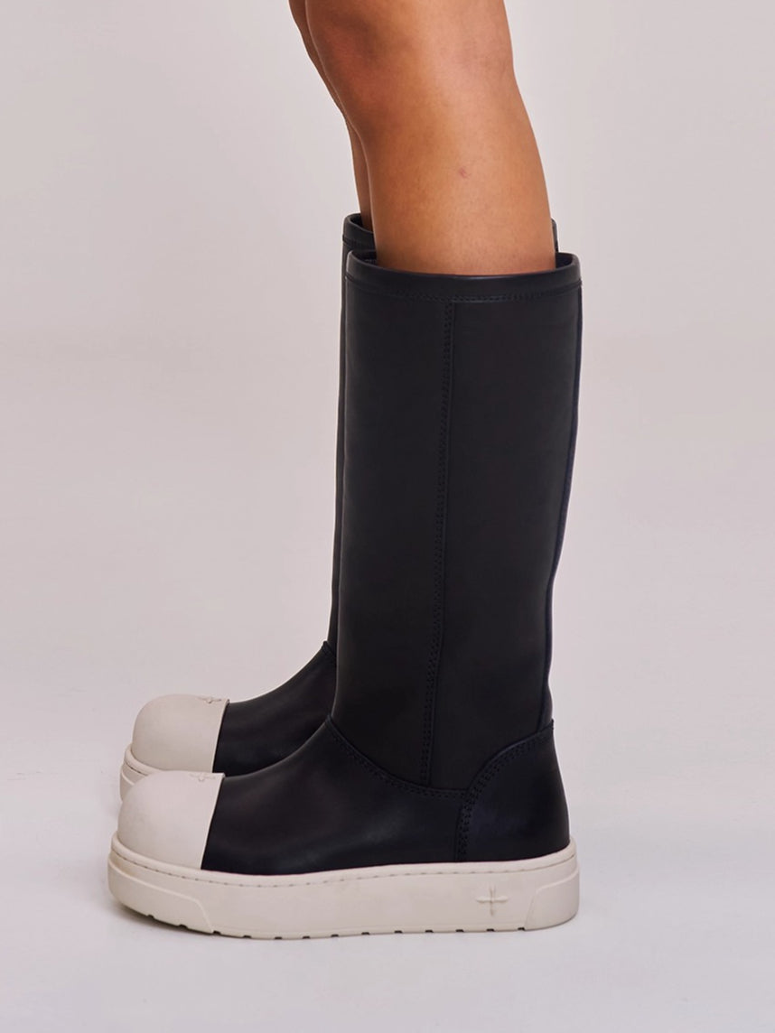 Cross Relic Sherpa Leather Mountain Boots