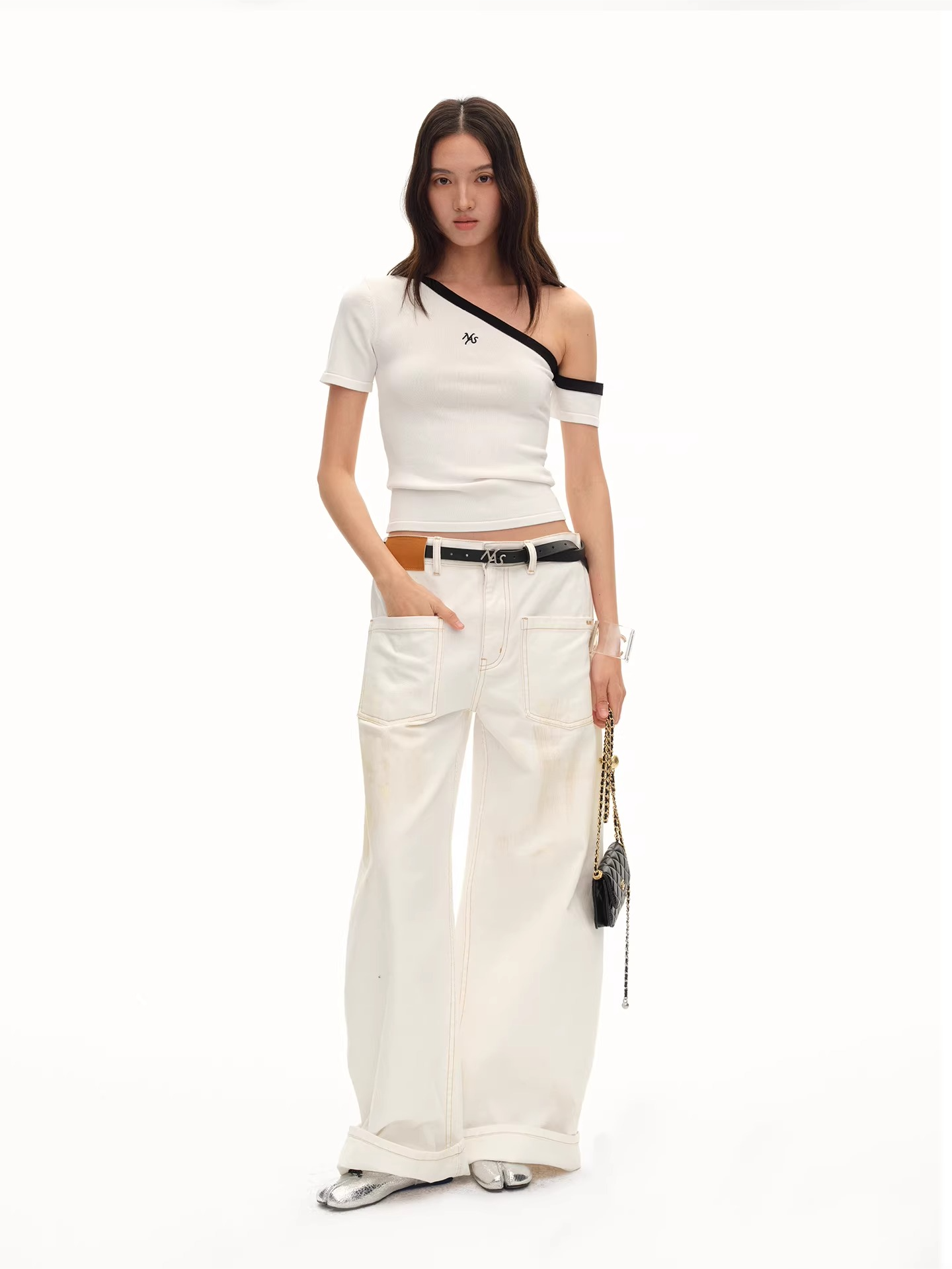 Asymmetric Sculpting Contrast Trim Fitted Tee