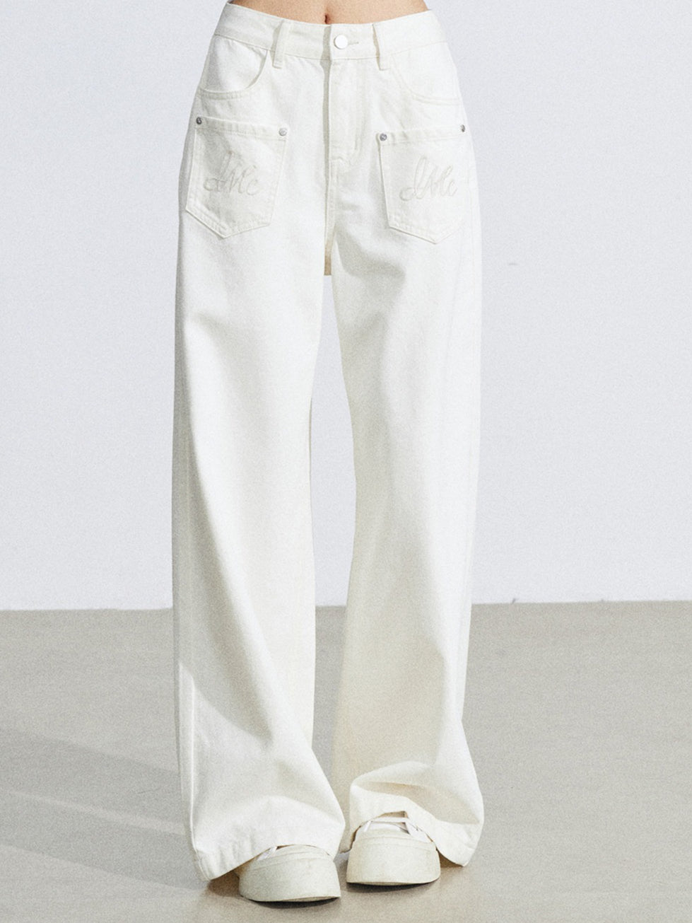 Embroidered Pocket Wide-Leg Denim Jeans
