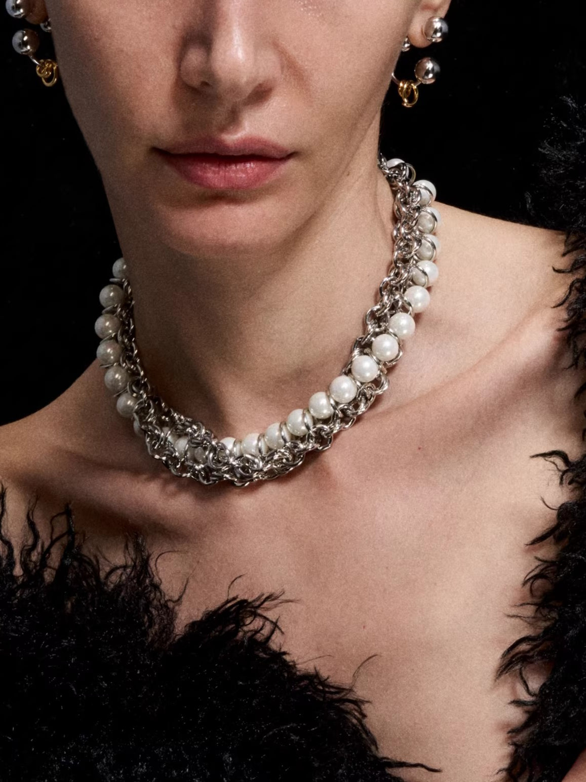 Minimalist Pearl Choker Necklace