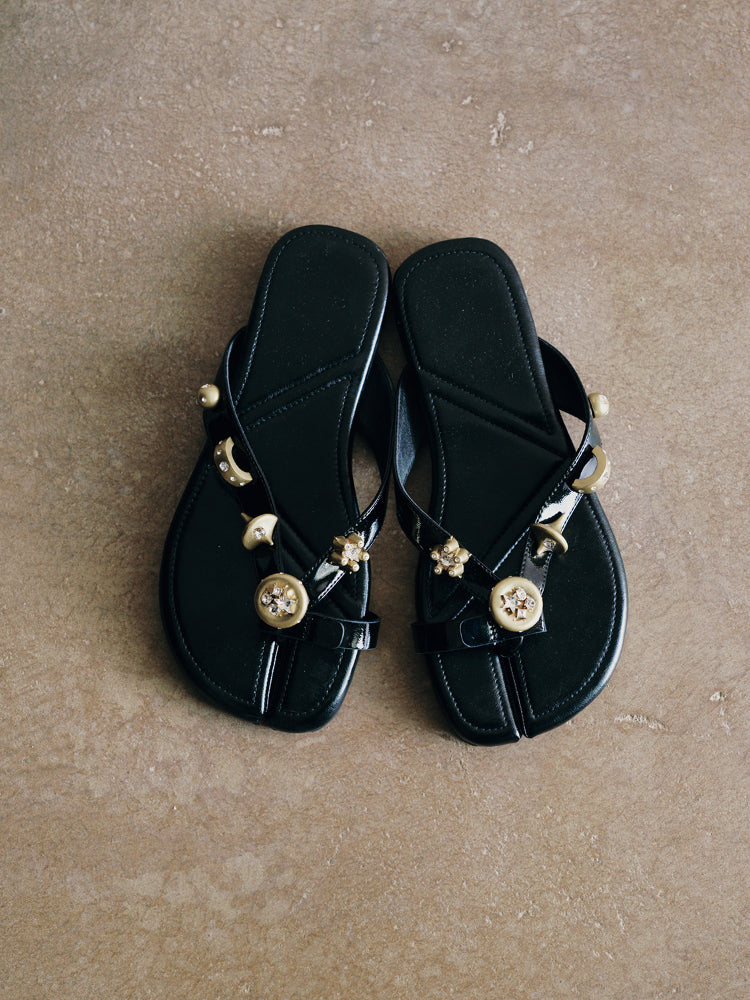 Hollow-out Toe-separated Flat Flip-flops - CHINASQUAD