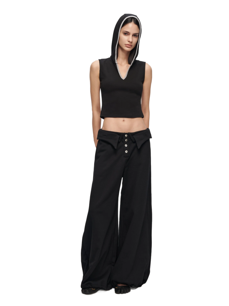 V-Cutout Hooded Sleeveless Trim Top In Black
