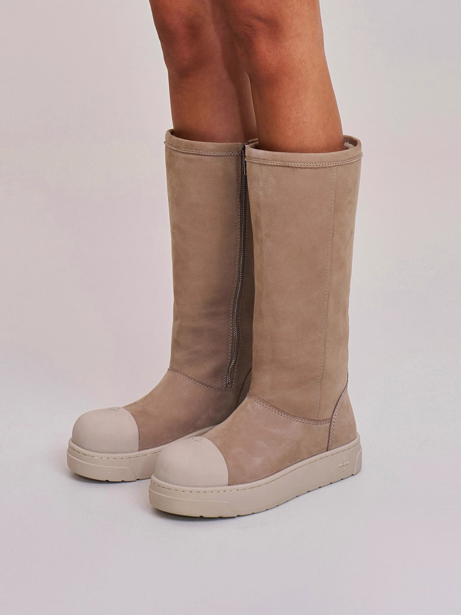 Cross Relic Sherpa Leather Mountain Boots