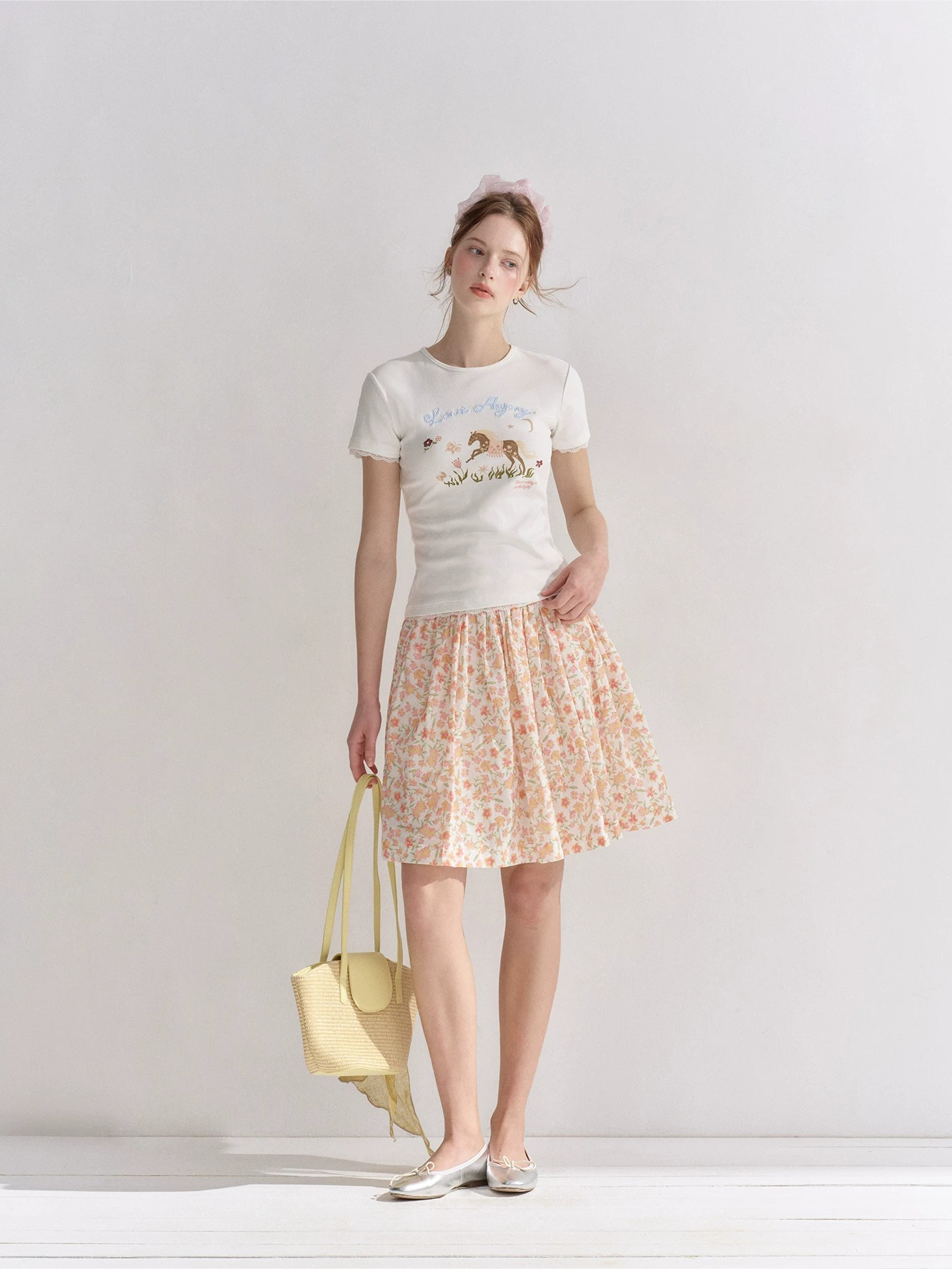 Contrast Lace Trim Embroidered Graphic Slim Fit T-Shirt
