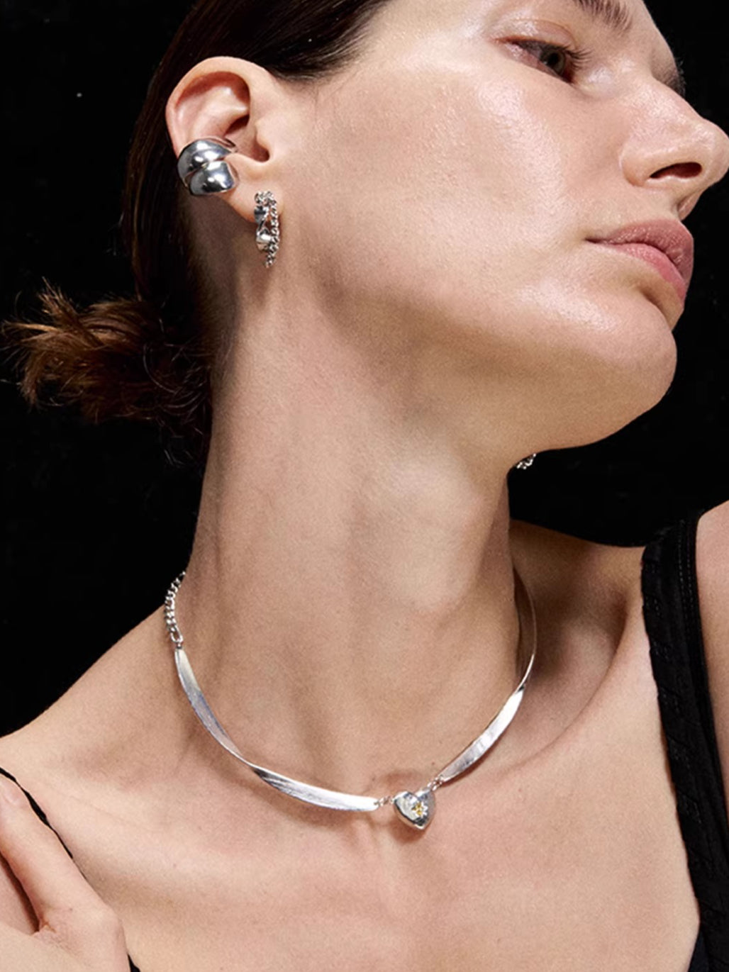 Minimalist Möbius Line Stud Earrings