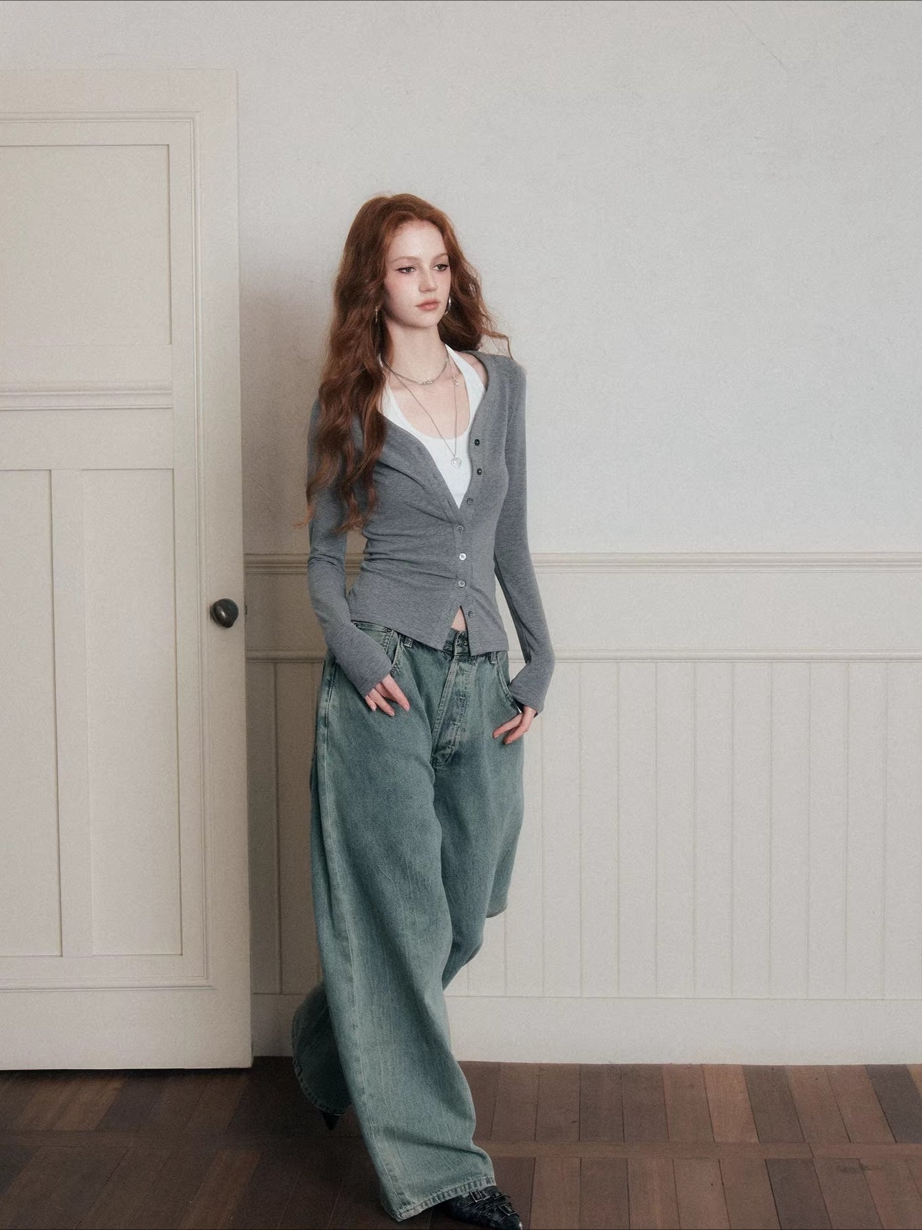 Washed Relaxed Low-Rise Wide-Leg Jeans