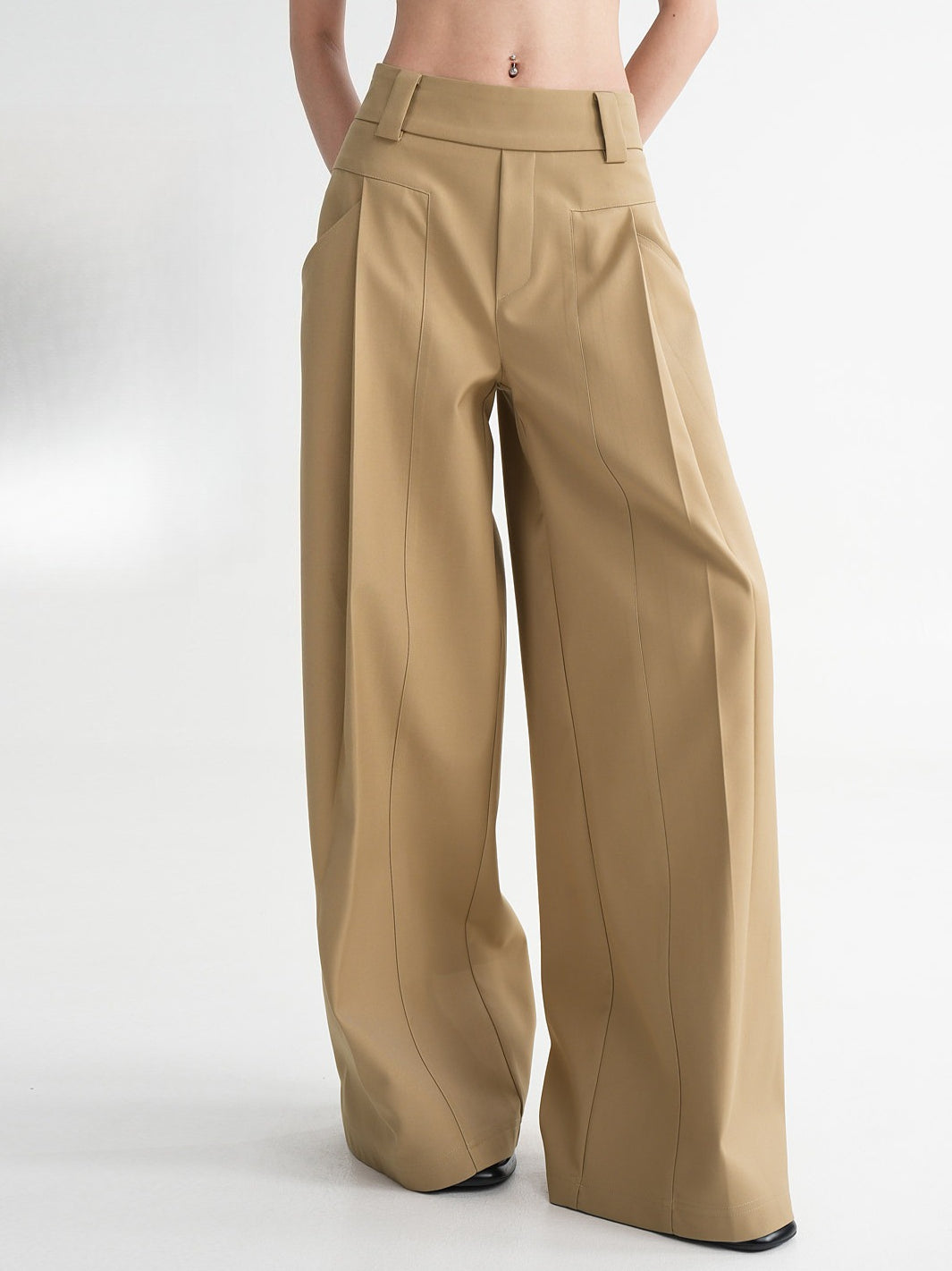 Relaxed Wide-Leg Tailored Trousers