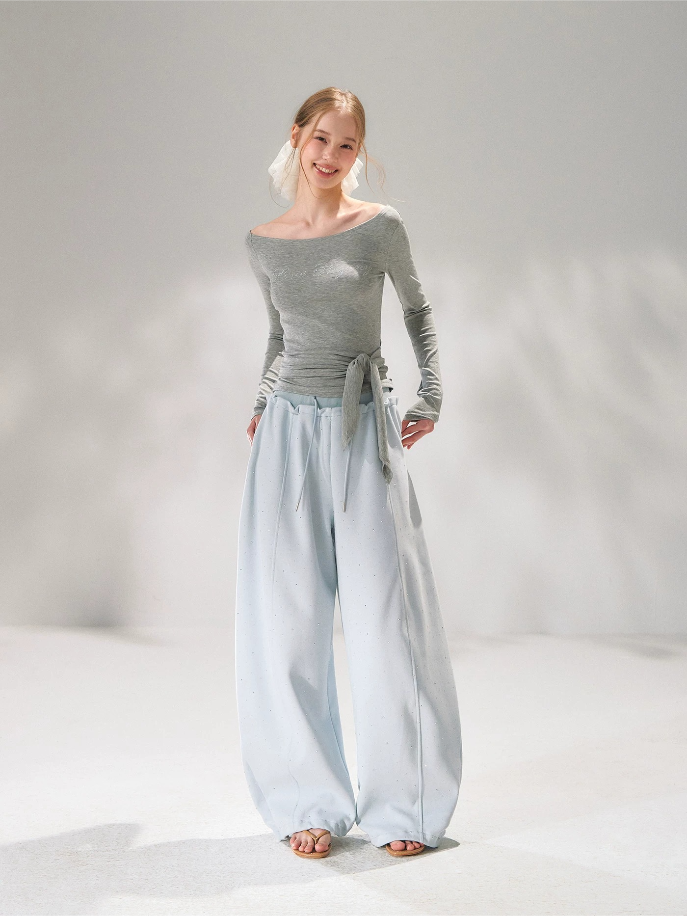 Starry Crystal Embellished Drawstring Curved-Leg Sweatpants