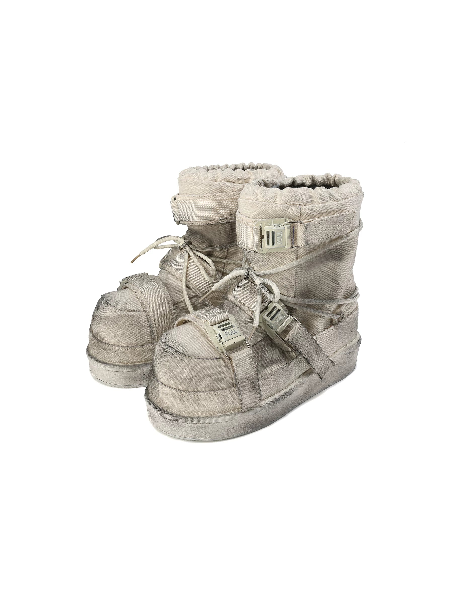Detachable Sole Distressed Snow Boots