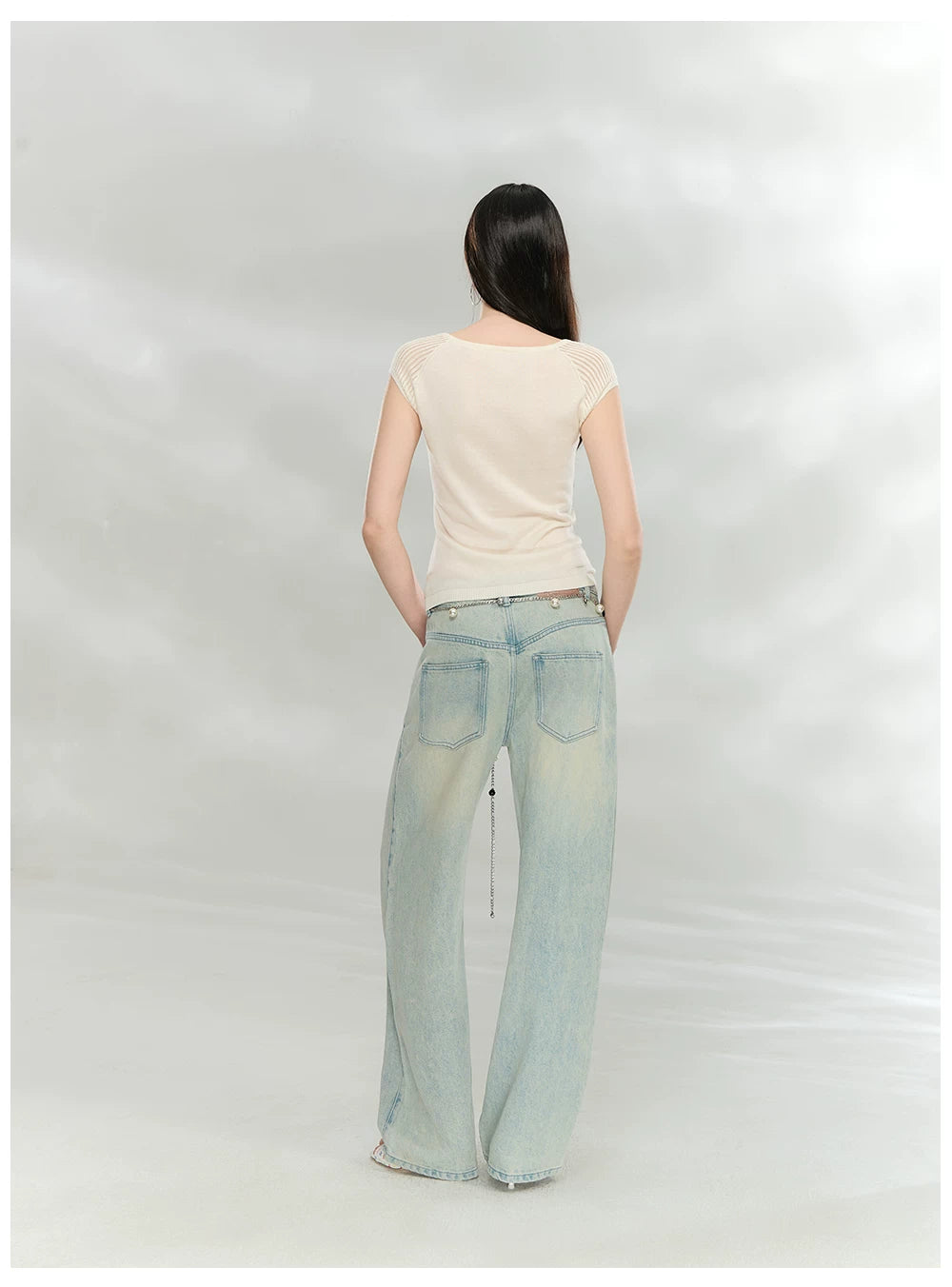 Beaded V-Neck Slim Knit T-Shirt