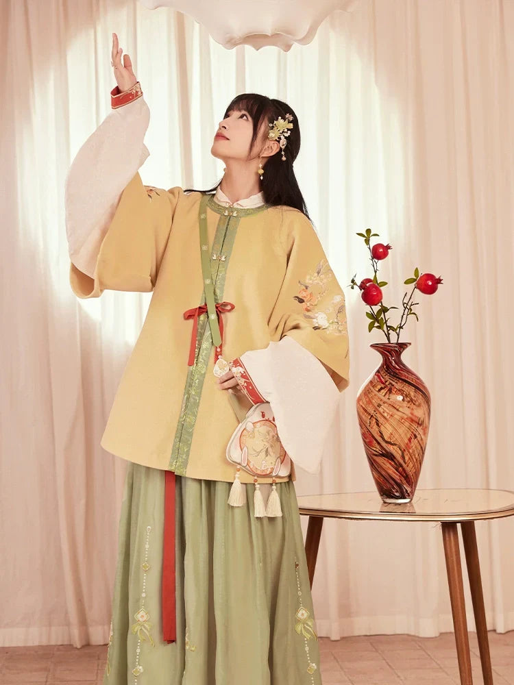 (Final Sale) "桂花玉兔" Ming Dynasty Hanfu Set