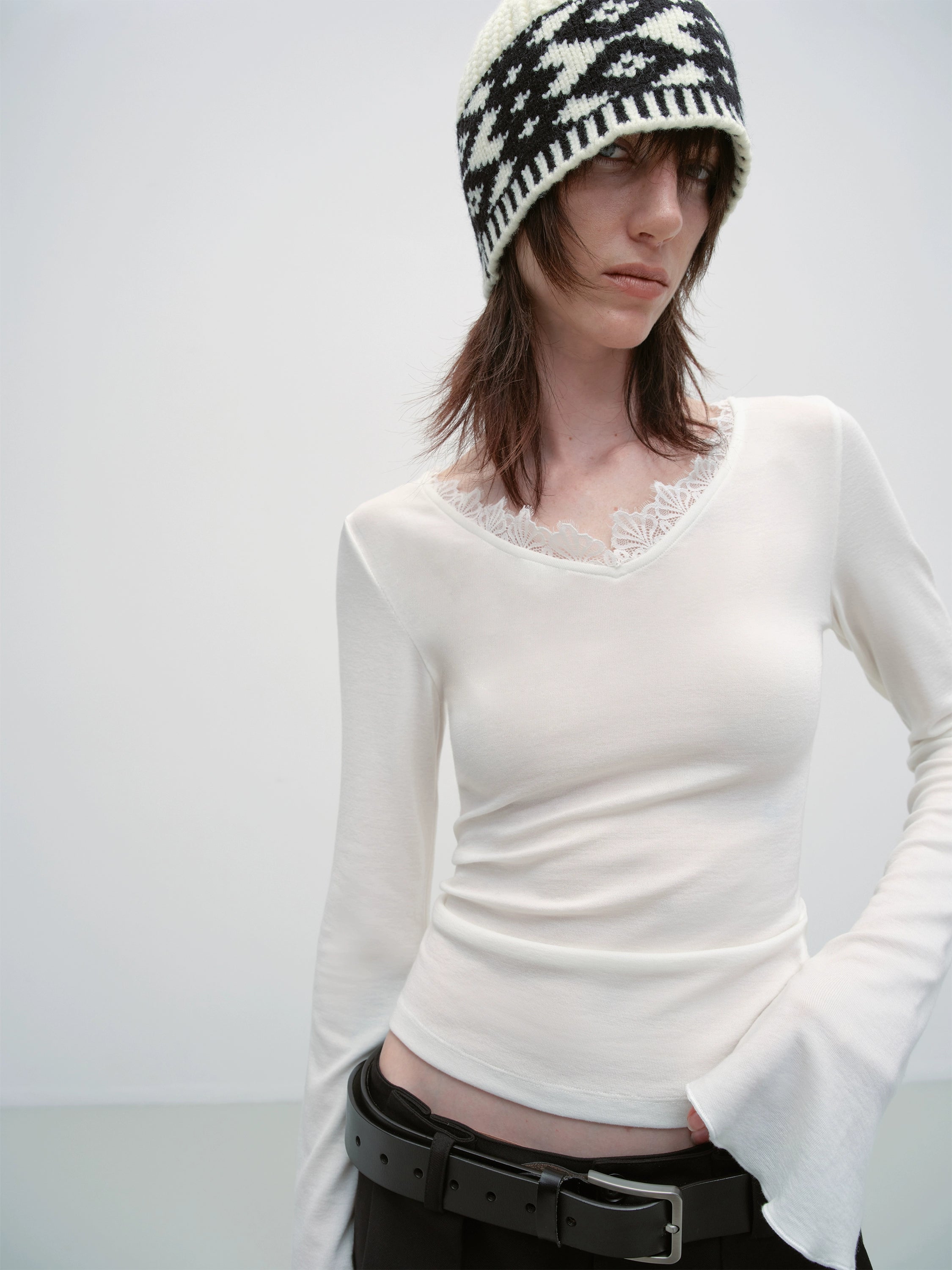 Lace V-neck Slim Long-Sleeve T-shirt