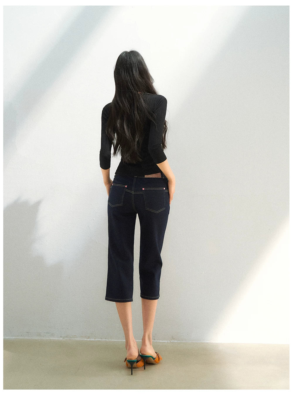 Studded V-Neck Cropped Knit T-Shirts