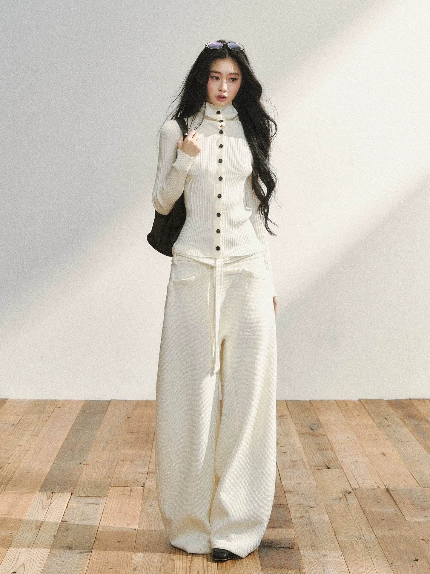 White Minimalist Relaxed Draped Pants - CHINASQUAD