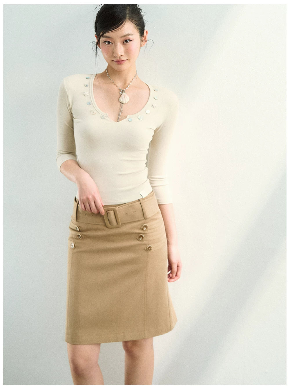 Studded V-Neck Cropped Knit T-Shirts