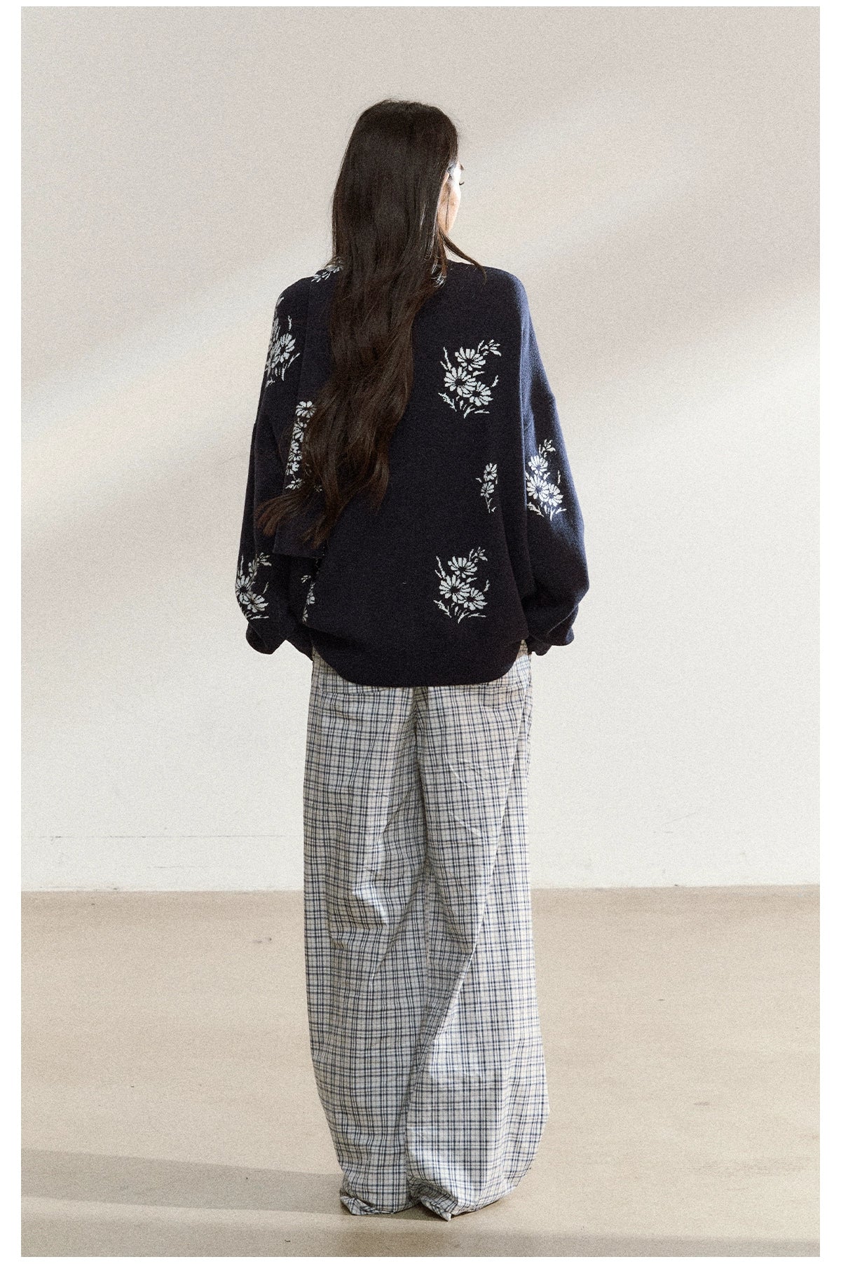 Navy Floral Jacquard Knit Cardigan - CHINASQUAD