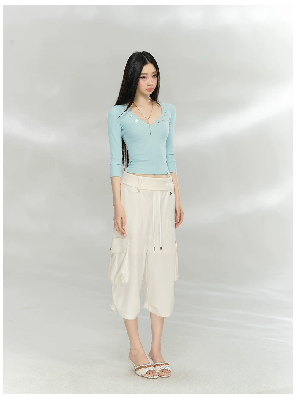 Studded V-Neck Cropped Knit T-Shirts