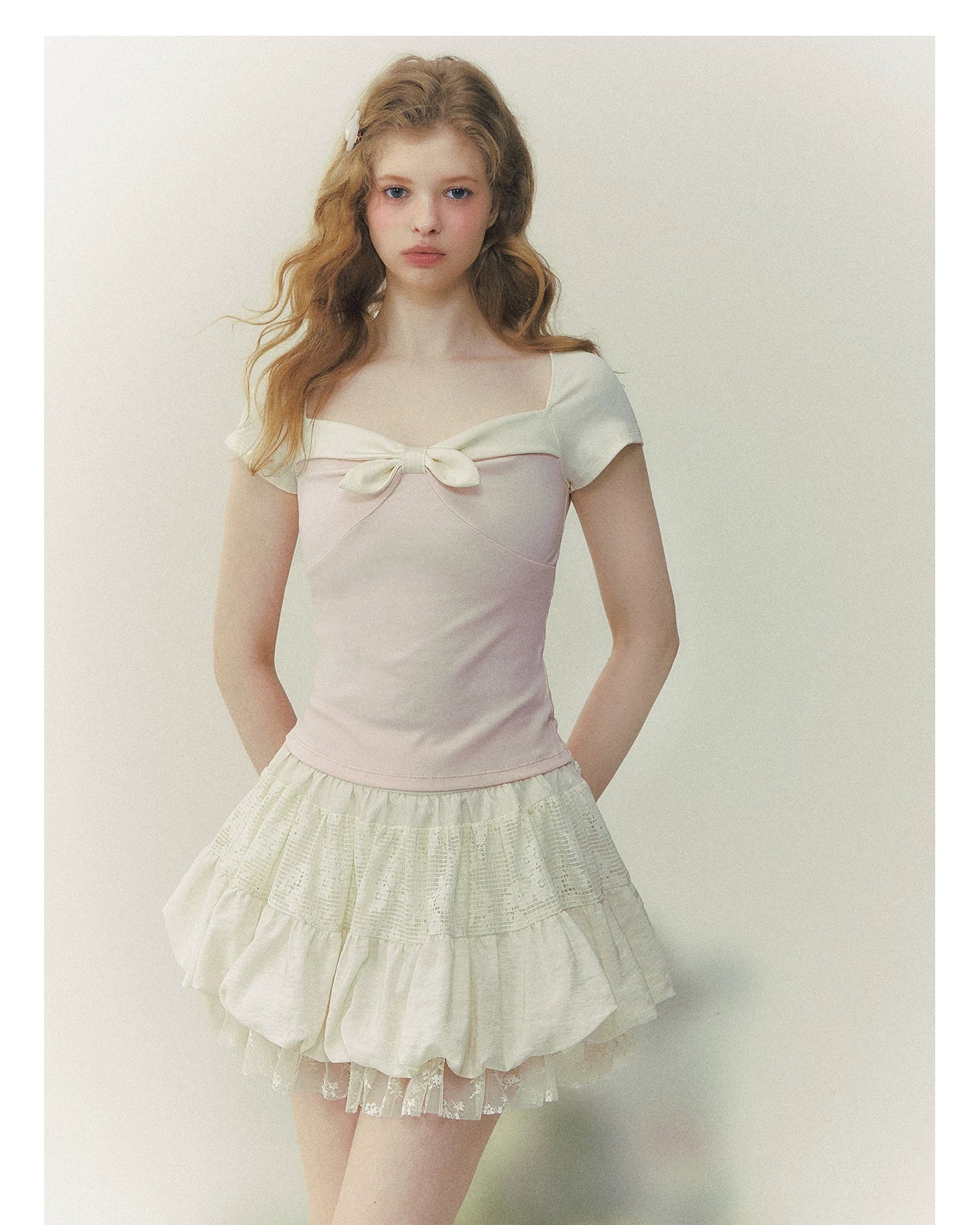 Contrast Bow Square-Neck Fitted Tee