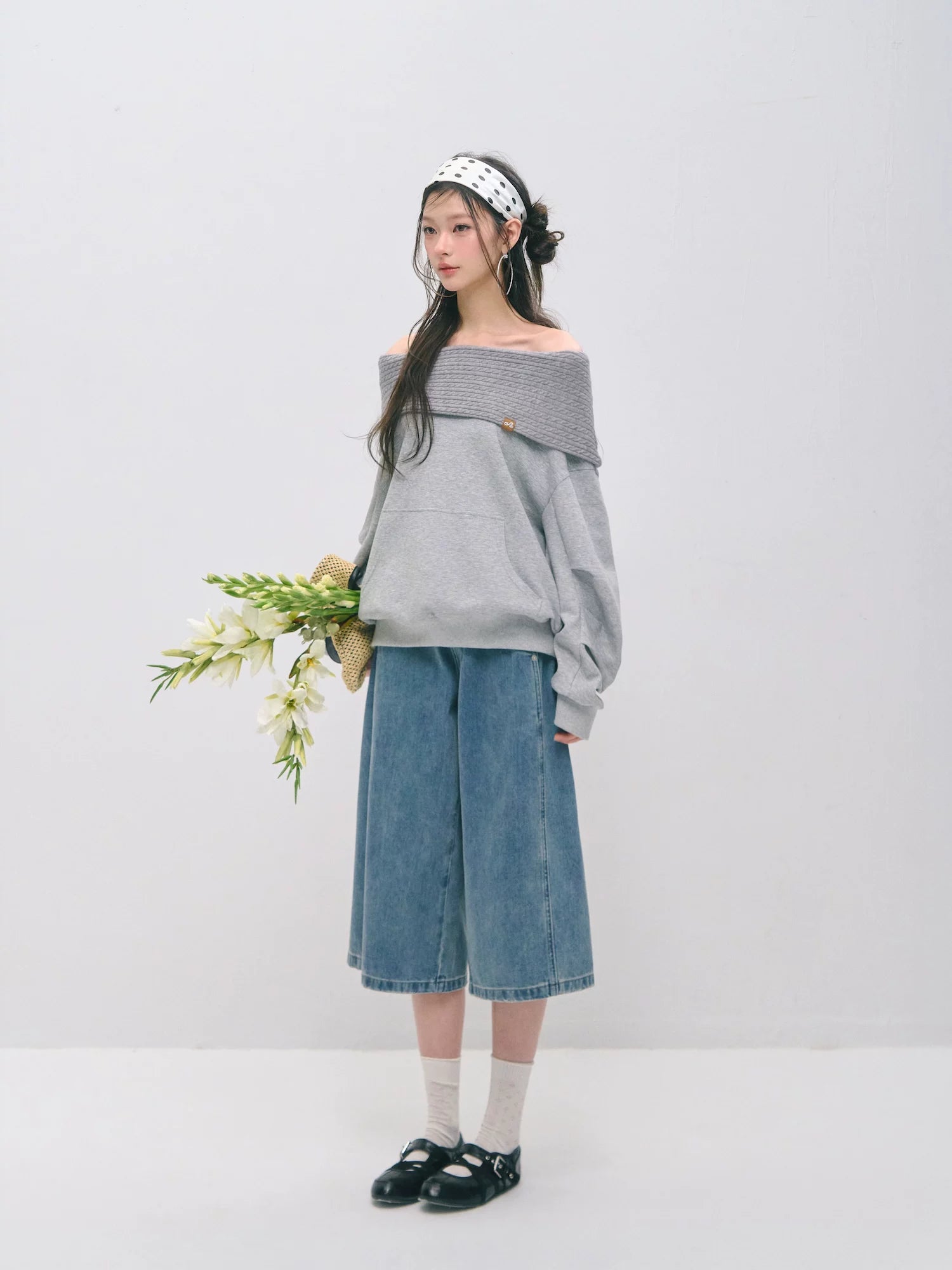 Off-Shoulder Panelled Relaxed Pullover Sweatshirt