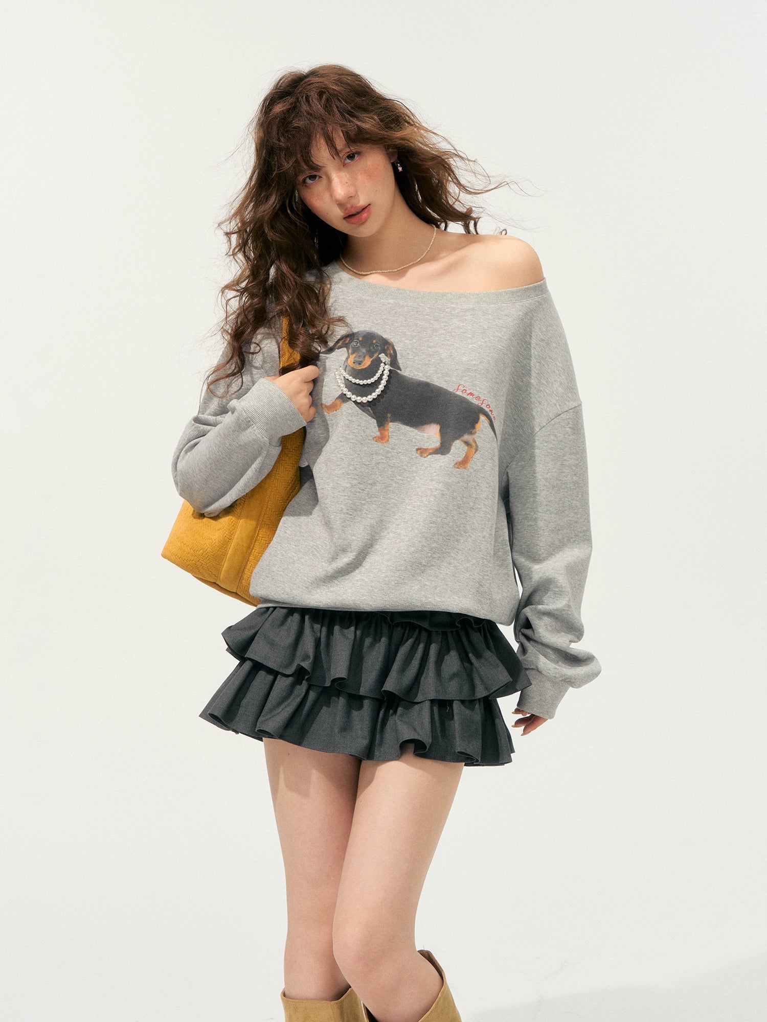 Pearl Dachshund Off-Shoulder Sweatshirt - CHINASQUAD