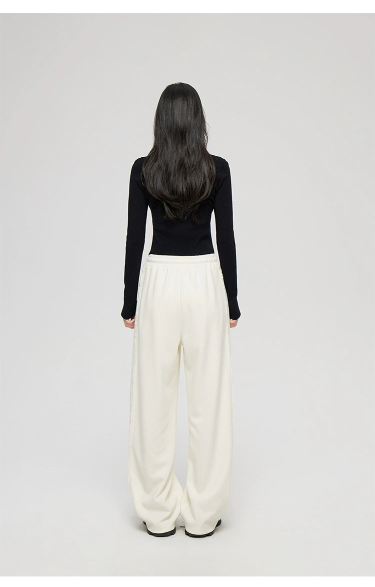 Black & White Wide Neckline Sweater - CHINASQUAD