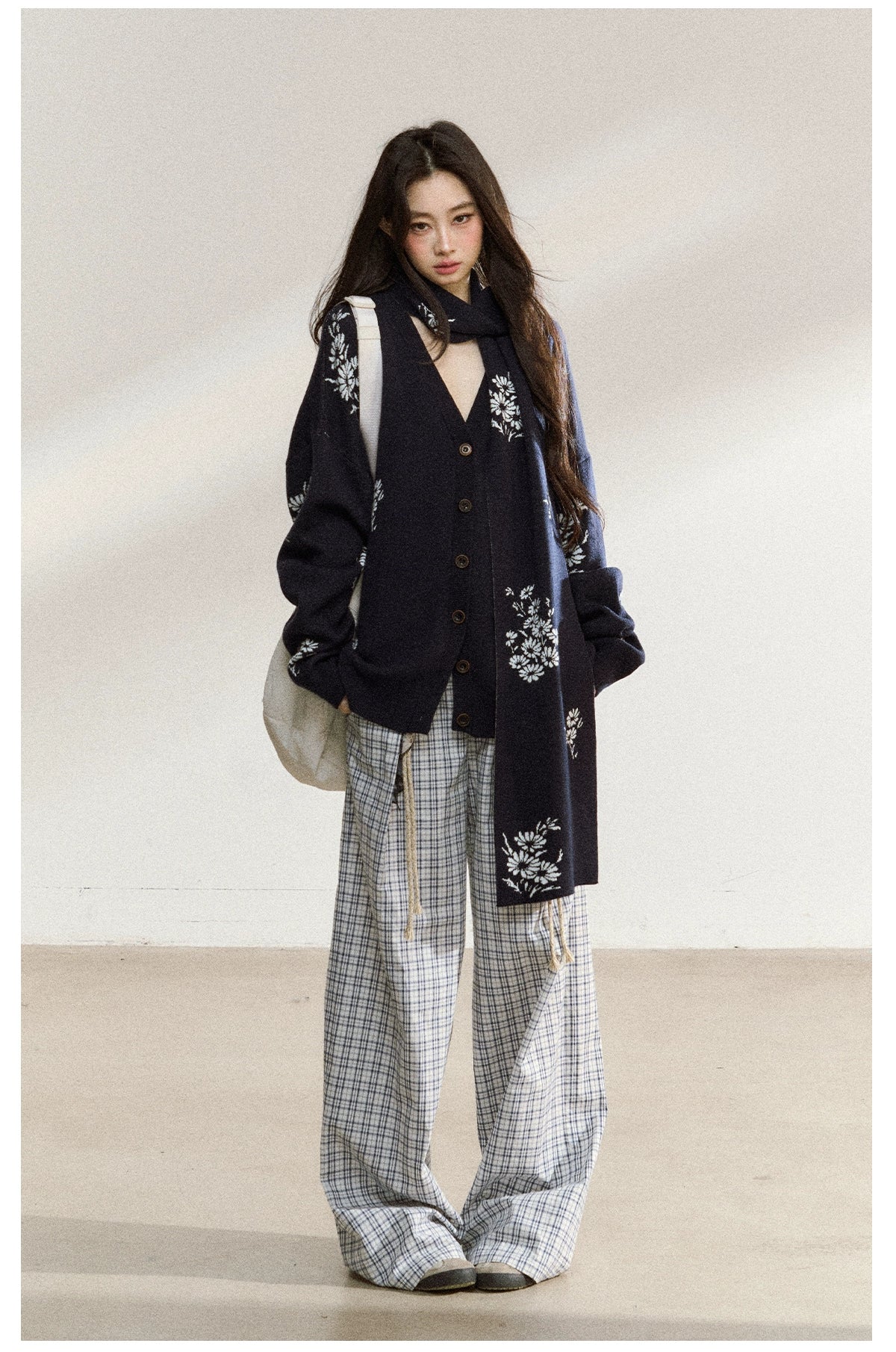 Navy Floral Jacquard Knit Cardigan - CHINASQUAD