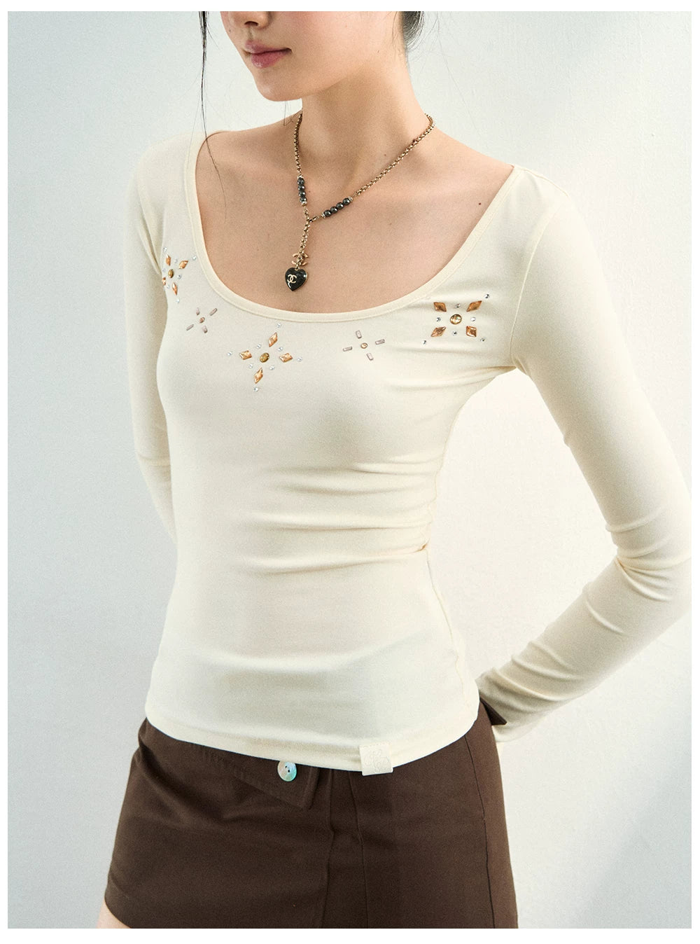 Rhinestone Embellished French U-Neck Knit TT-Shirts