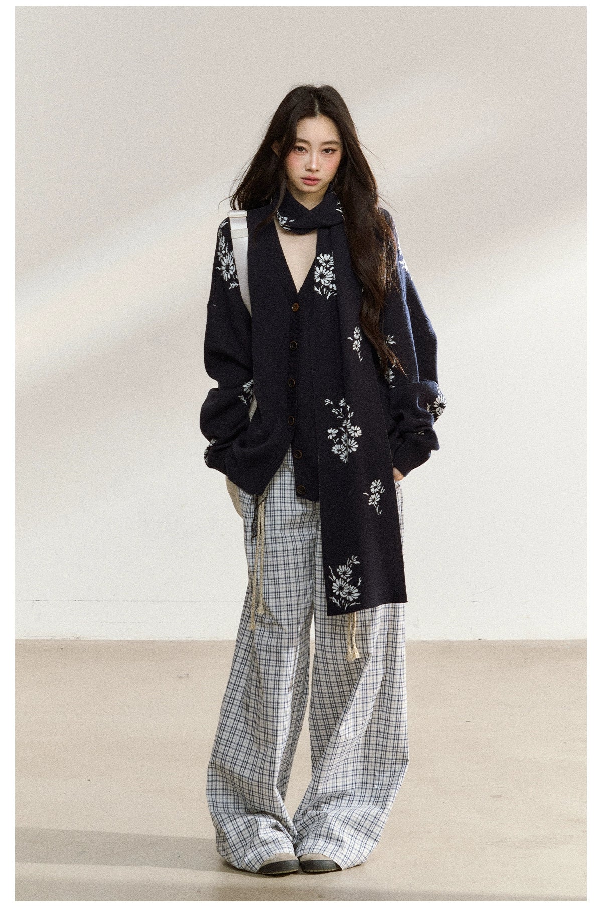 Navy Floral Jacquard Knit Cardigan - CHINASQUAD