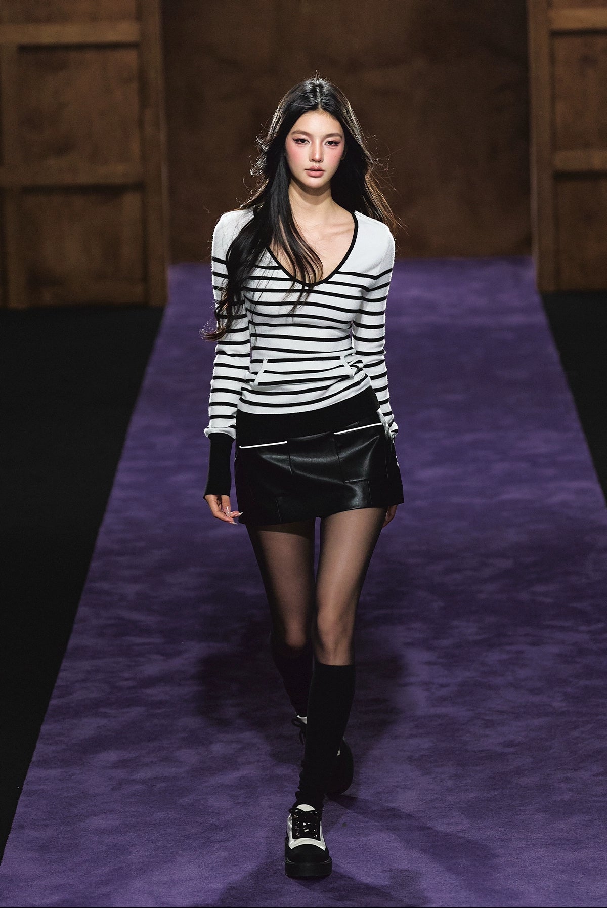 Stripe Contrast V-Neck Long-Sleeve T-Shirt