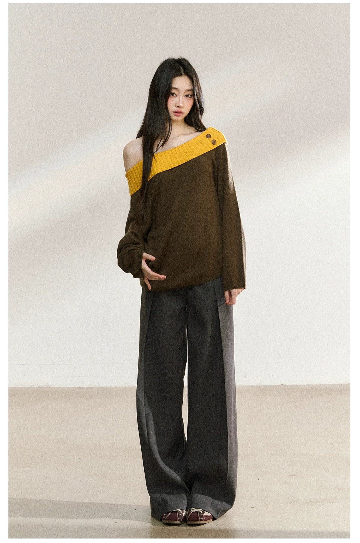 Two-Tone Asymmetric Off-Shoulder Knit Sweater - CHINASQUAD