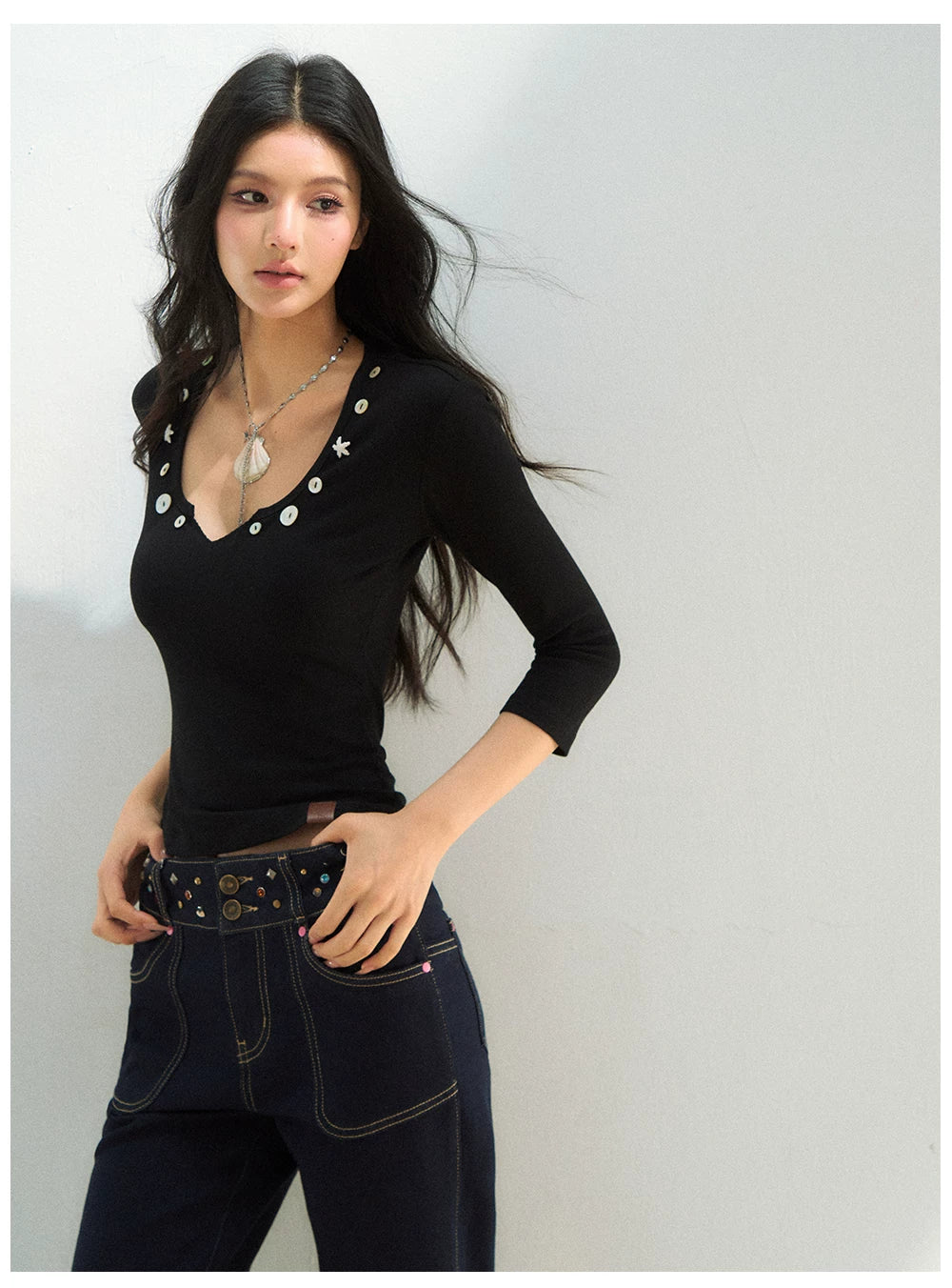 Studded V-Neck Cropped Knit T-Shirts