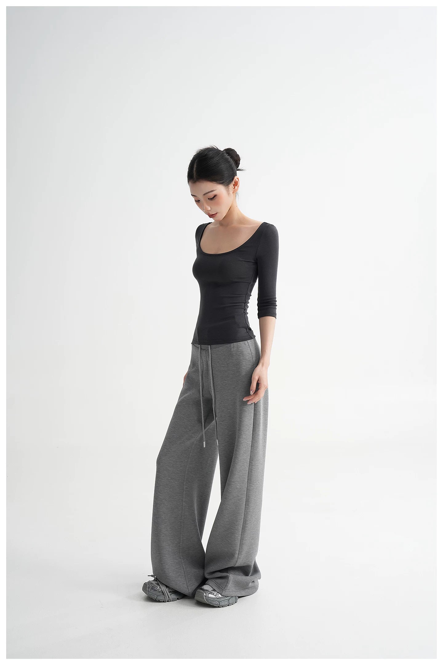 Lyocell Open-Back Fitted Mid-Sleeve T-Shirt