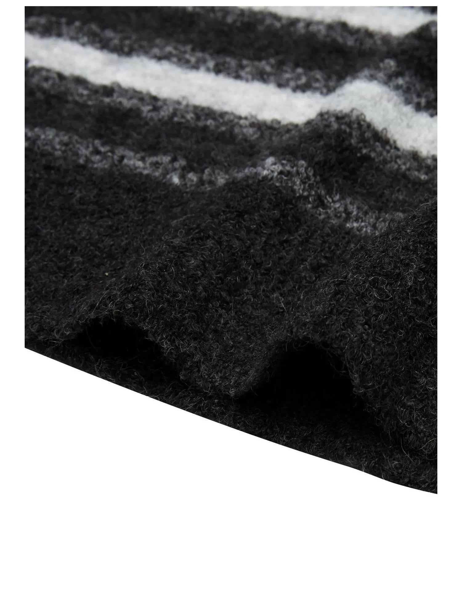 Contrast Stripe Embroidered Knit Sweater - CHINASQUAD