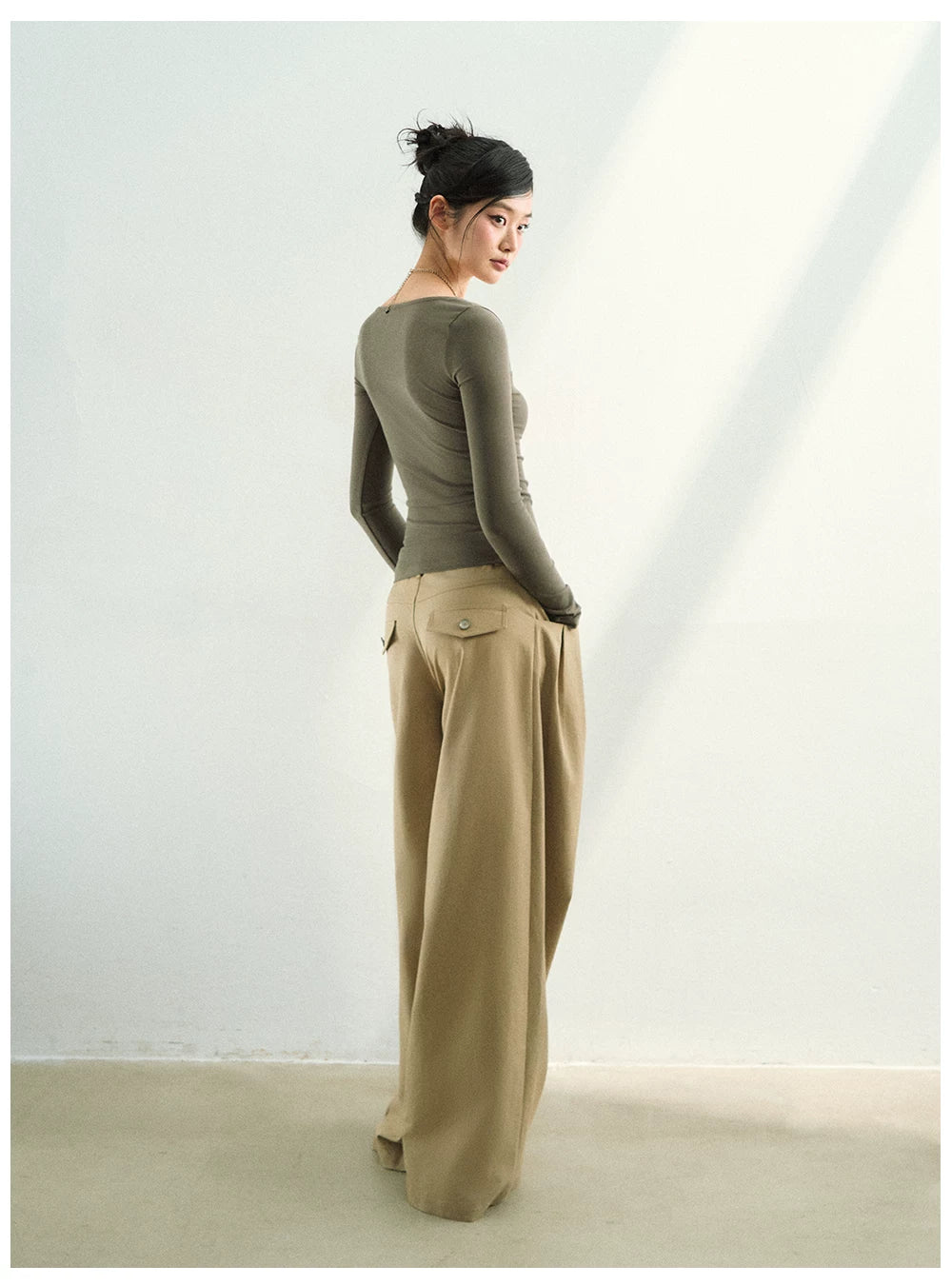 High-Waisted Relaxed Pleated Straight Pants