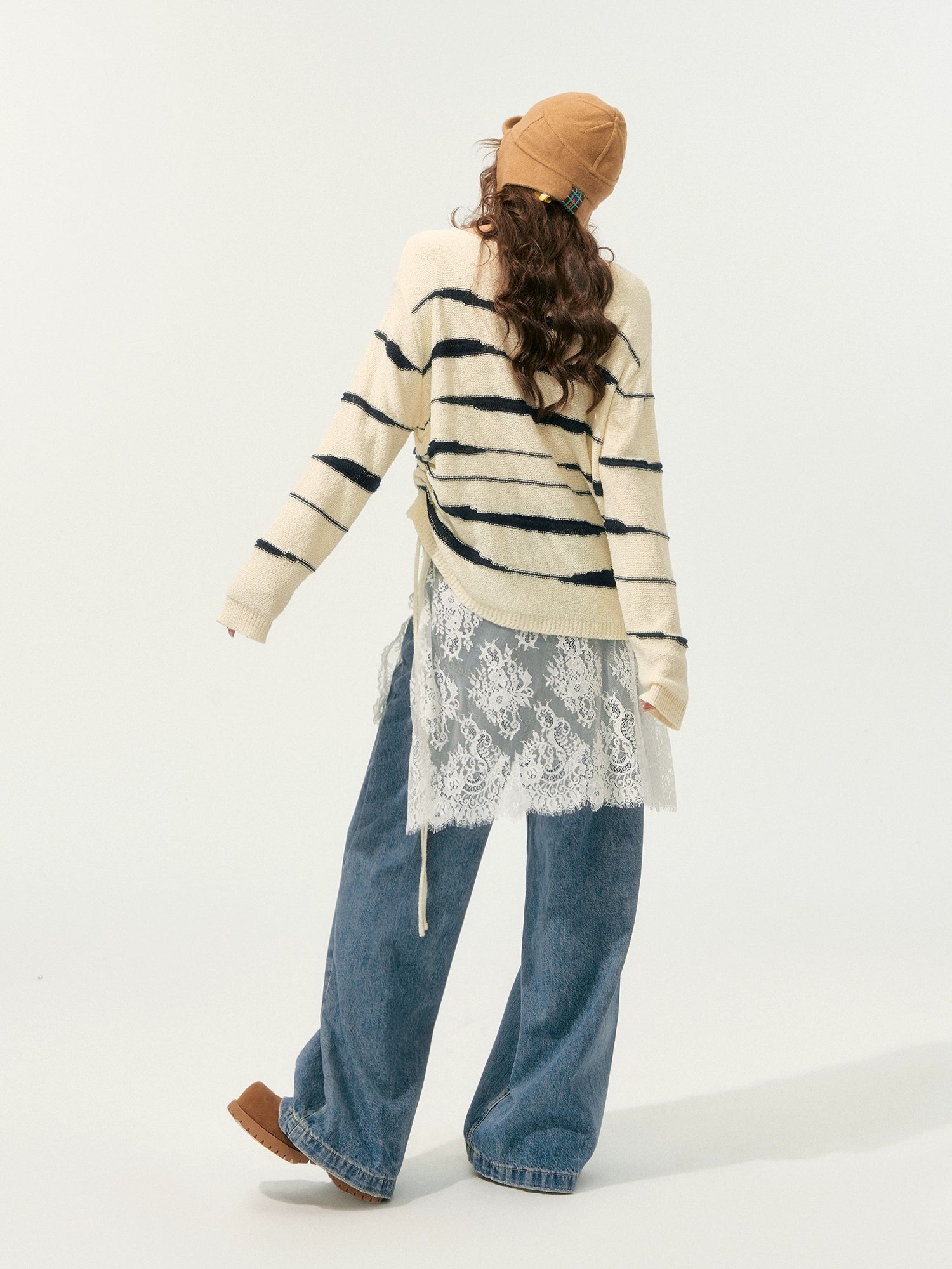 Color-Block Irregular Striped Soft Crewneck - CHINASQUAD