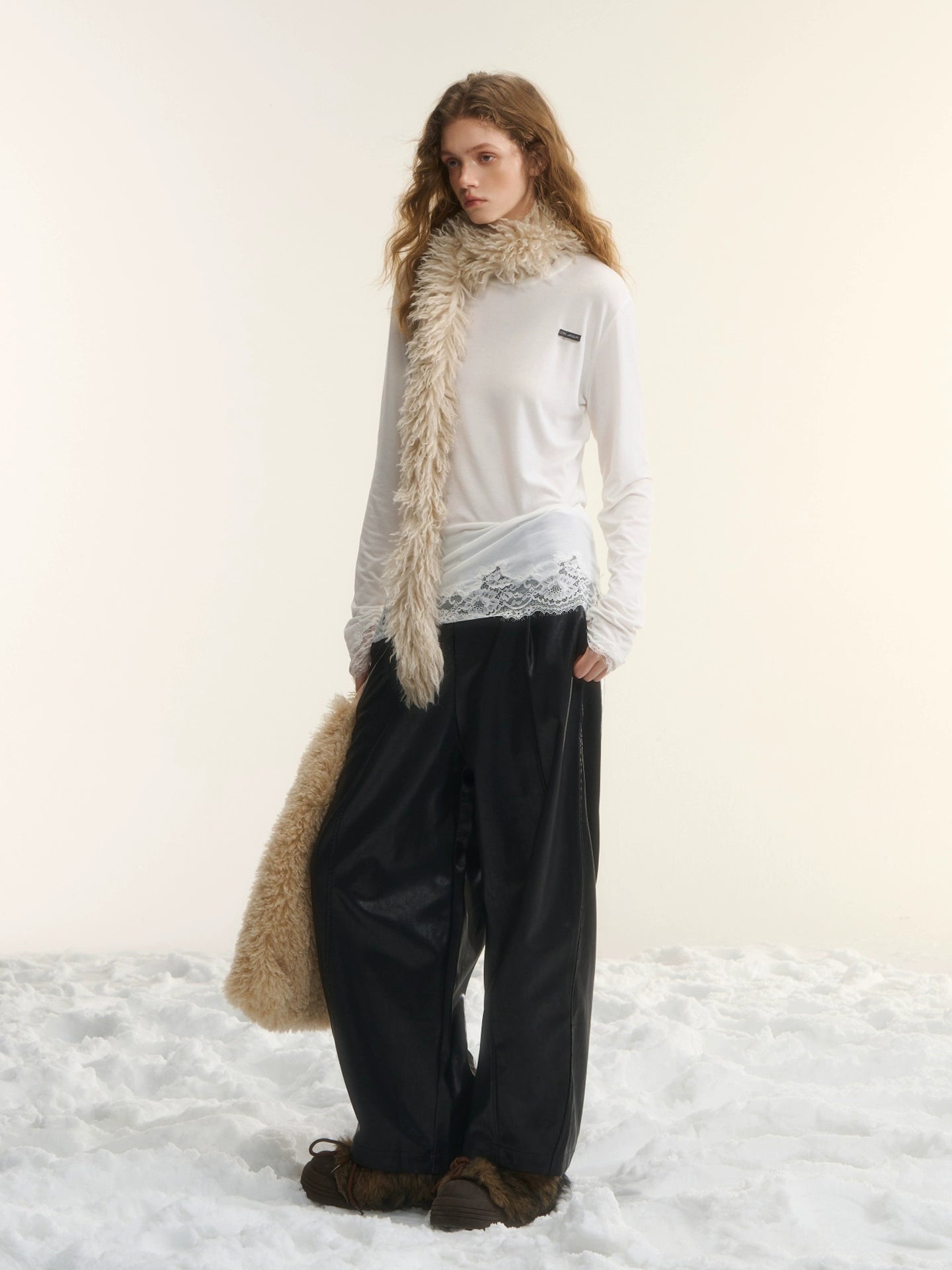 Panelled Slimming Black Curved-Leg Pants