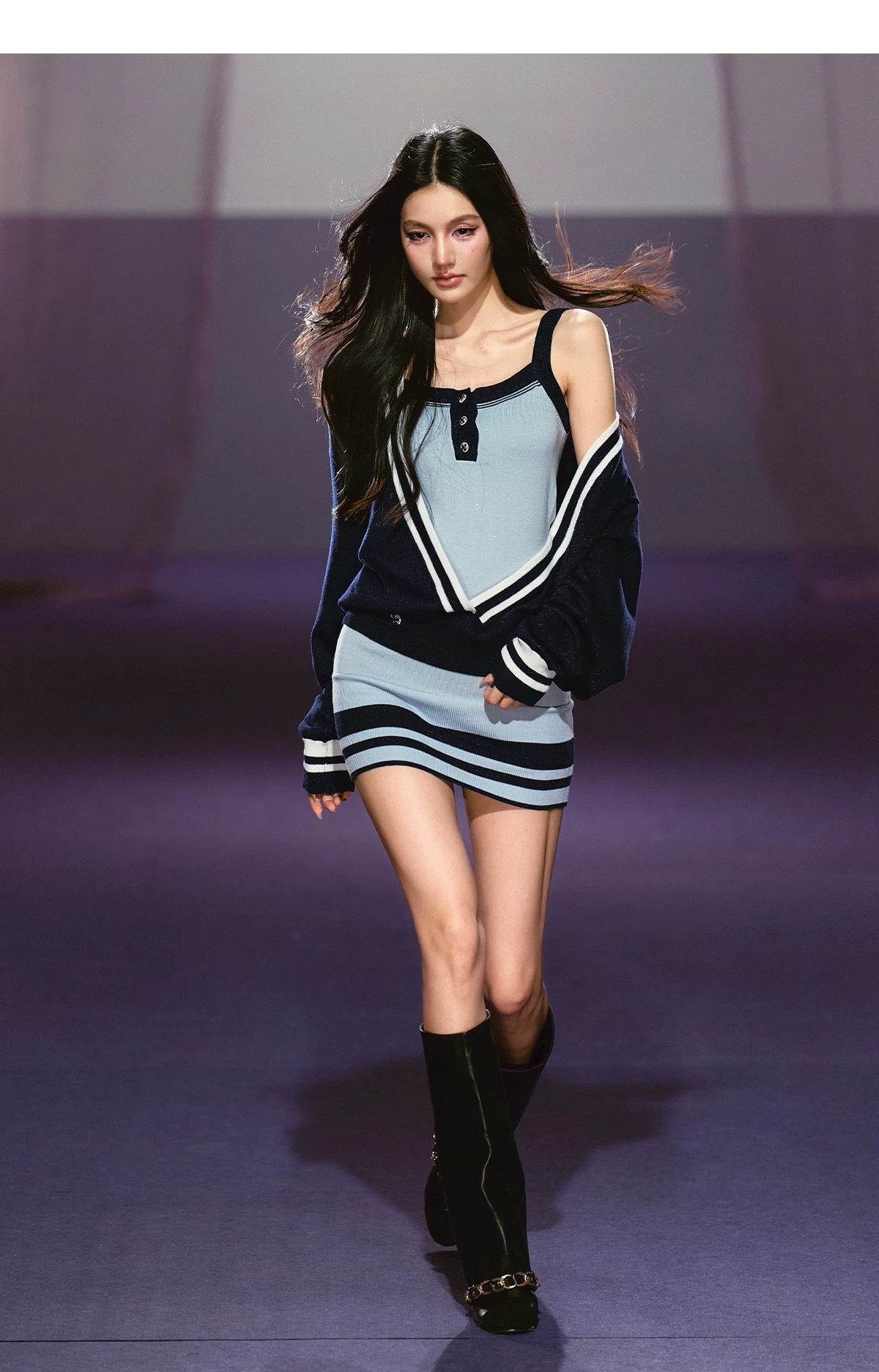 Large V-stripe Knit Dress