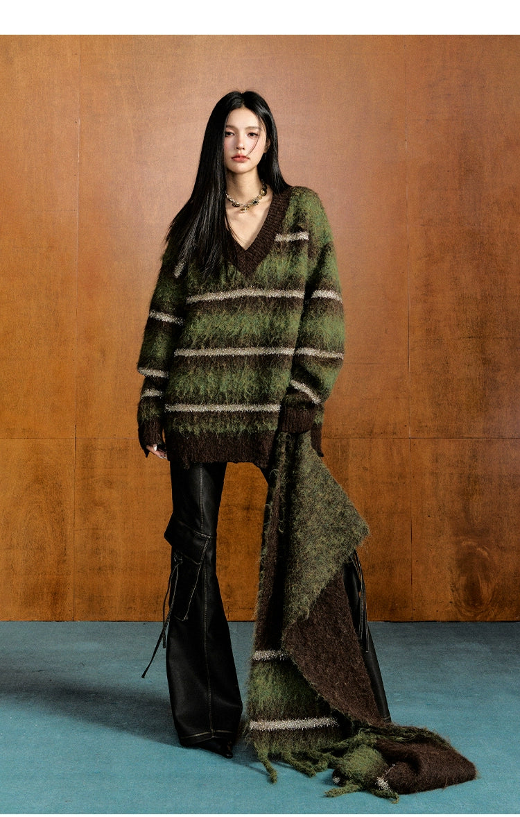 Striped Gradient Knitted Sweater & Scraf - CHINASQUAD