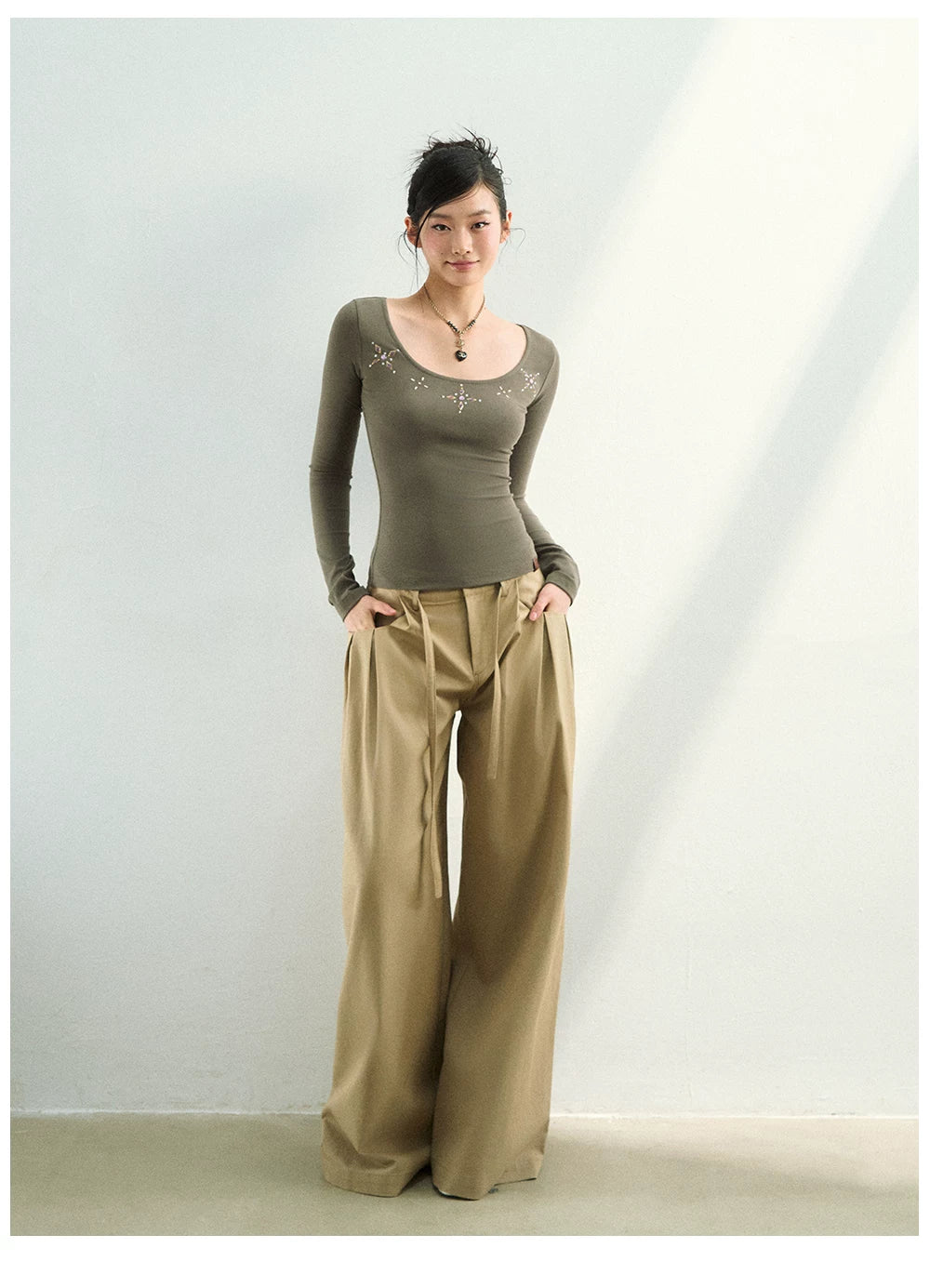 Rhinestone Embellished French U-Neck Knit TT-Shirts